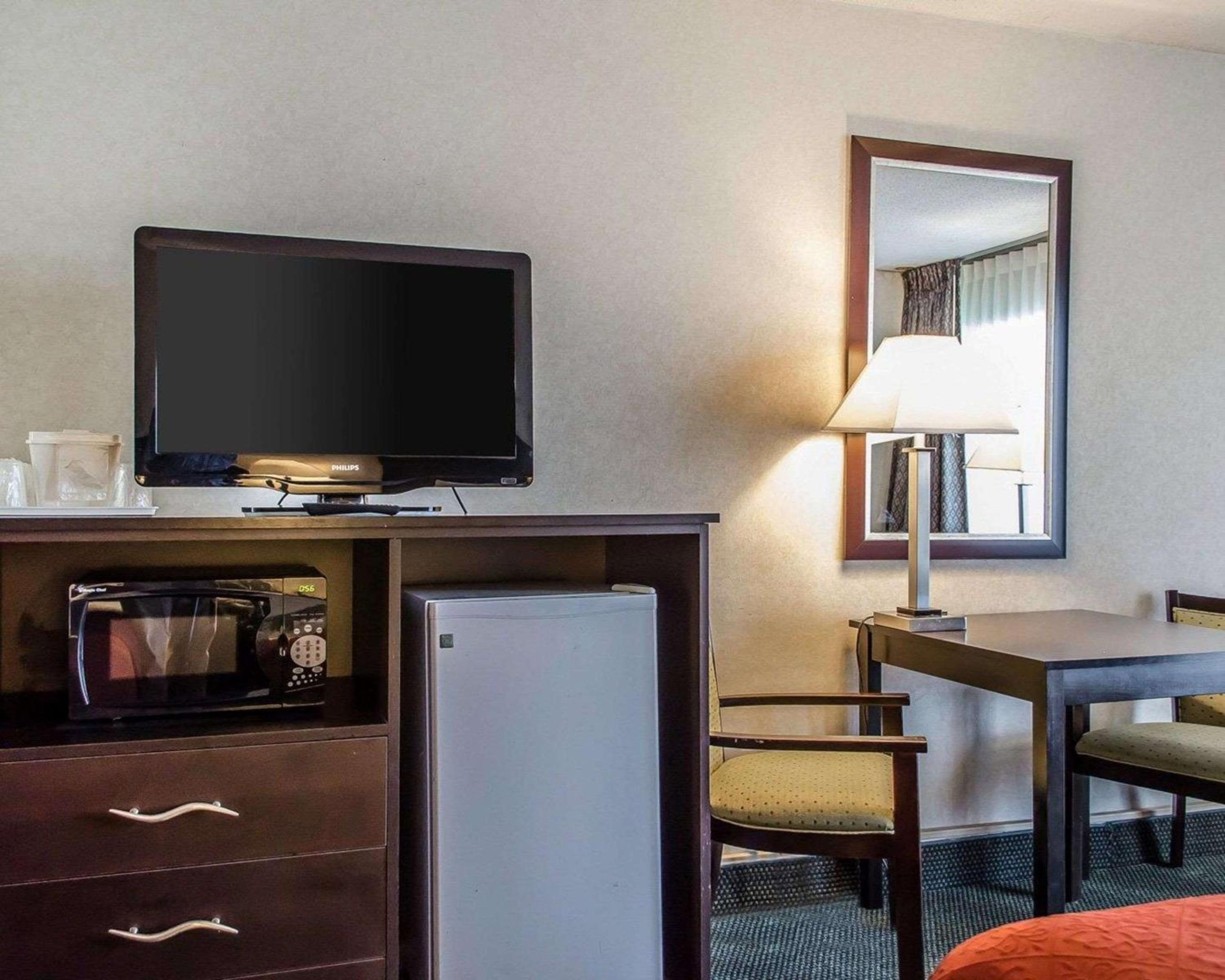 Double Room with Two Double Beds - Non-Smoking - Photo 1