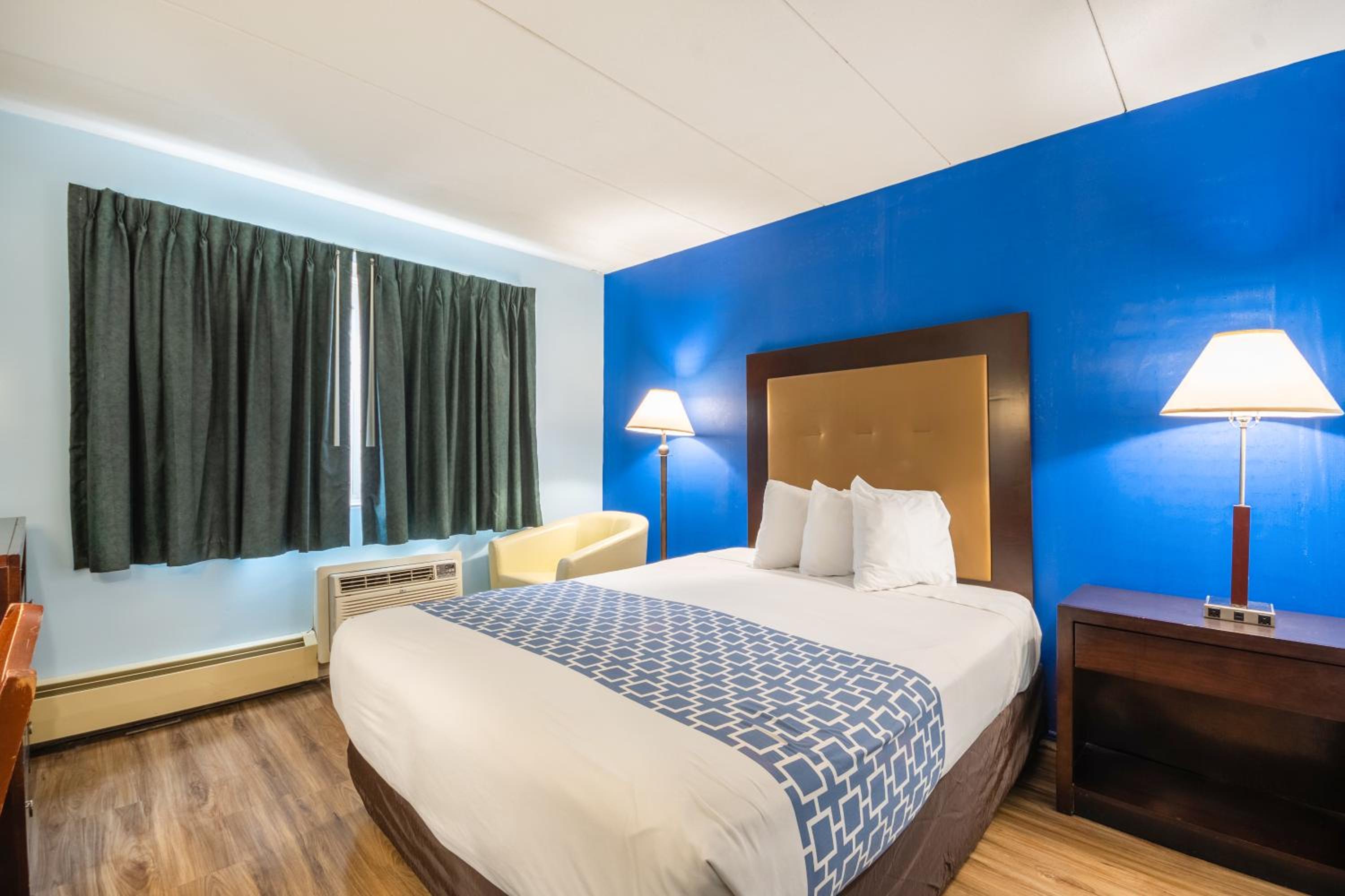 Standard Queen Room - Photo 6