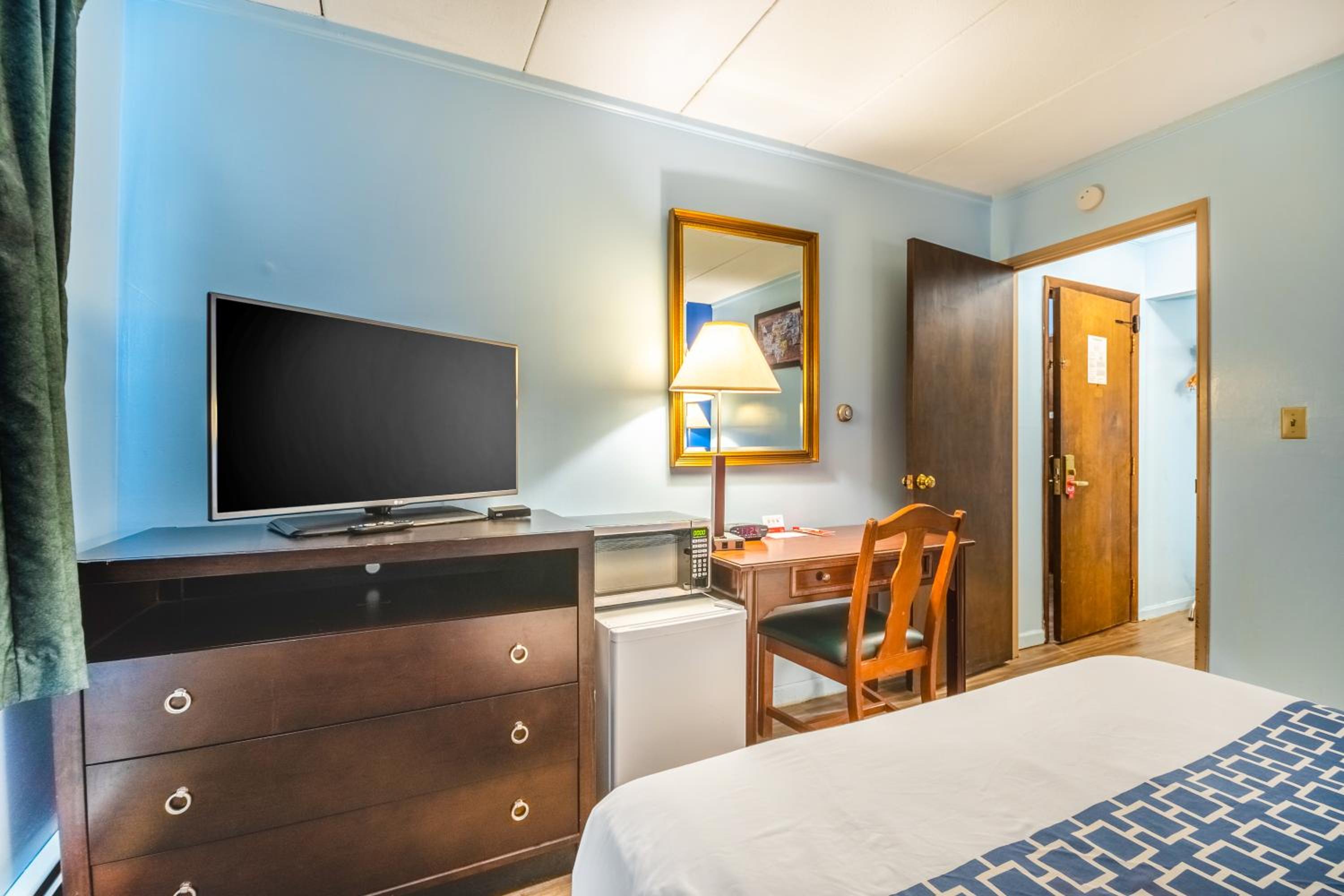 Standard Queen Room - Photo 1