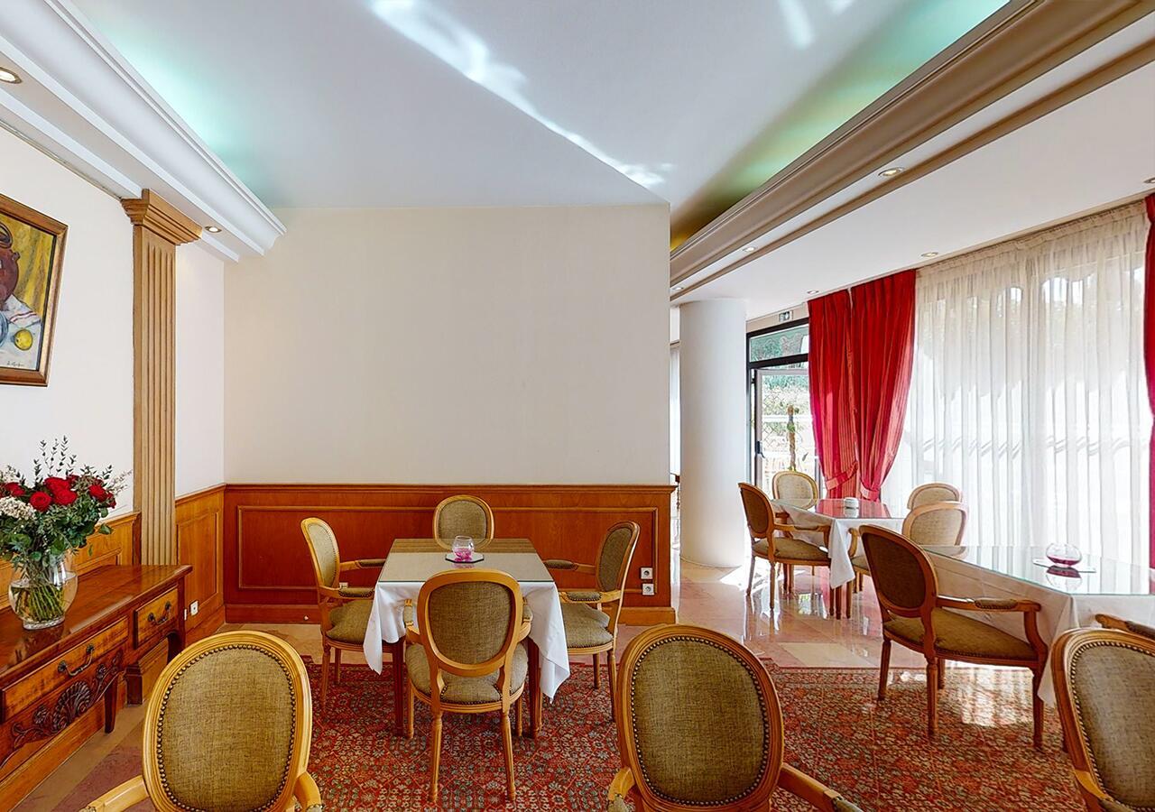 Junior Suite with Balcony and Garden View photo 3