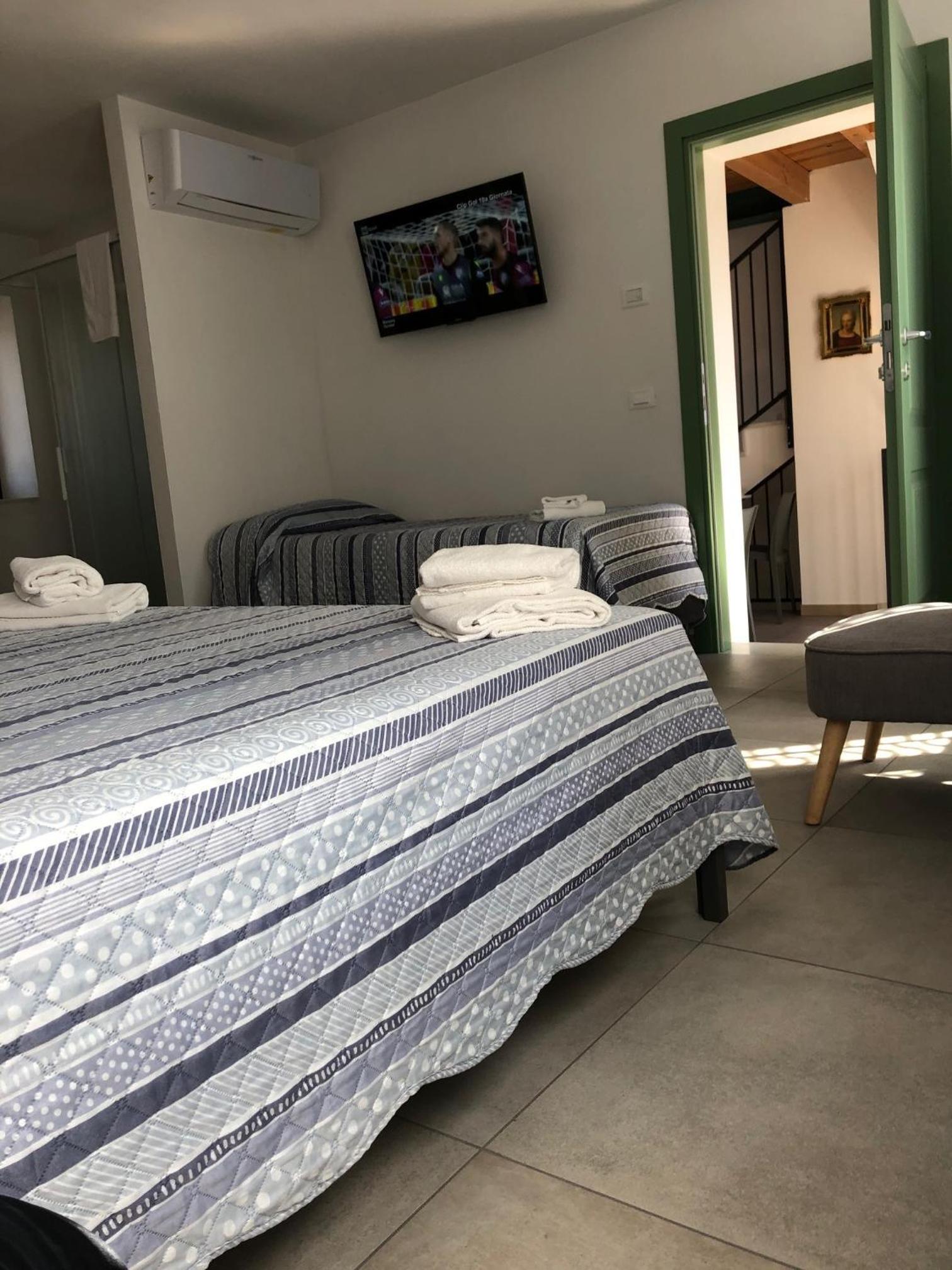 Triple Room With Private Bathroom photo 2