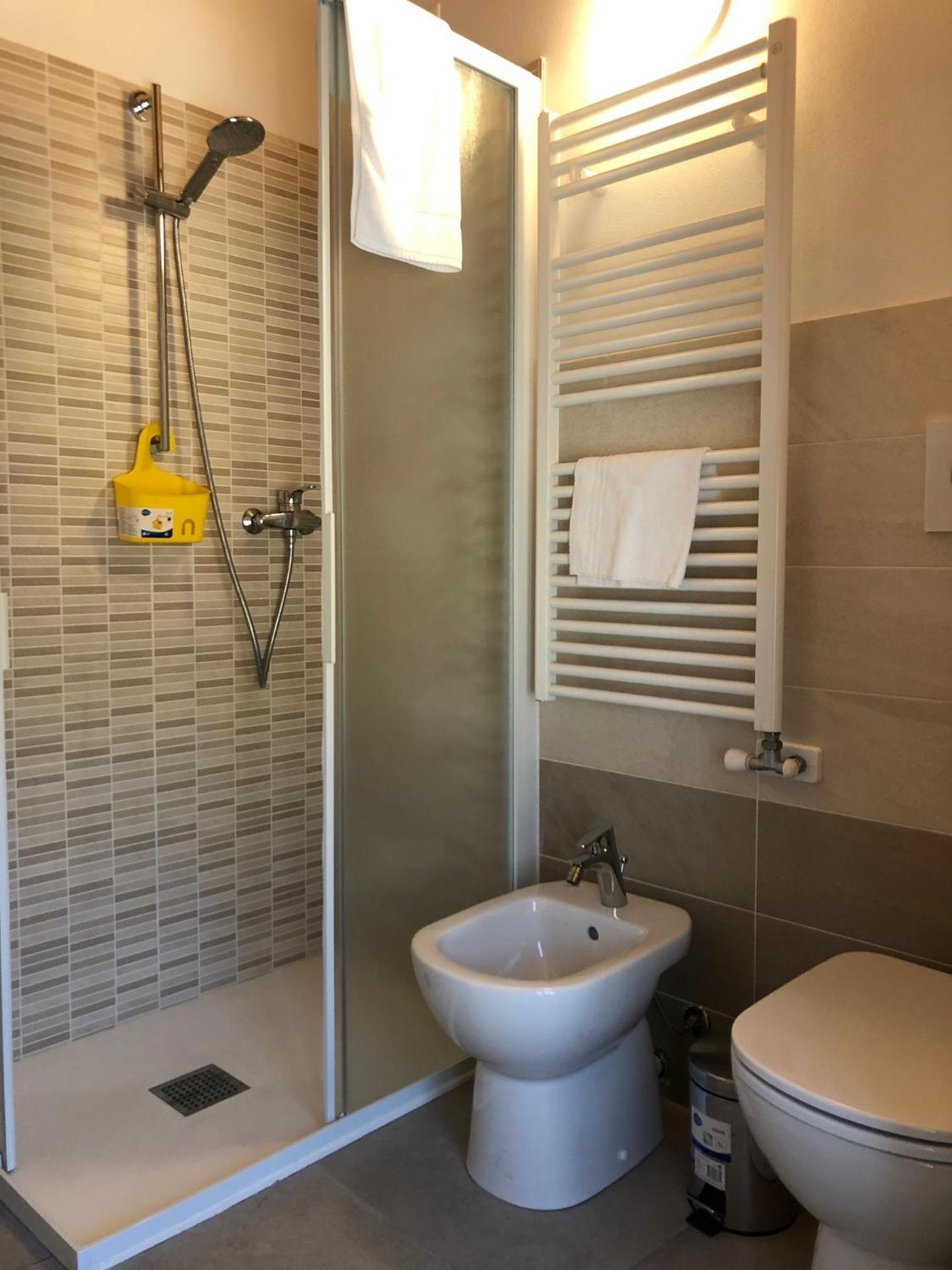 Twin Room With Private Bathroom photo 3