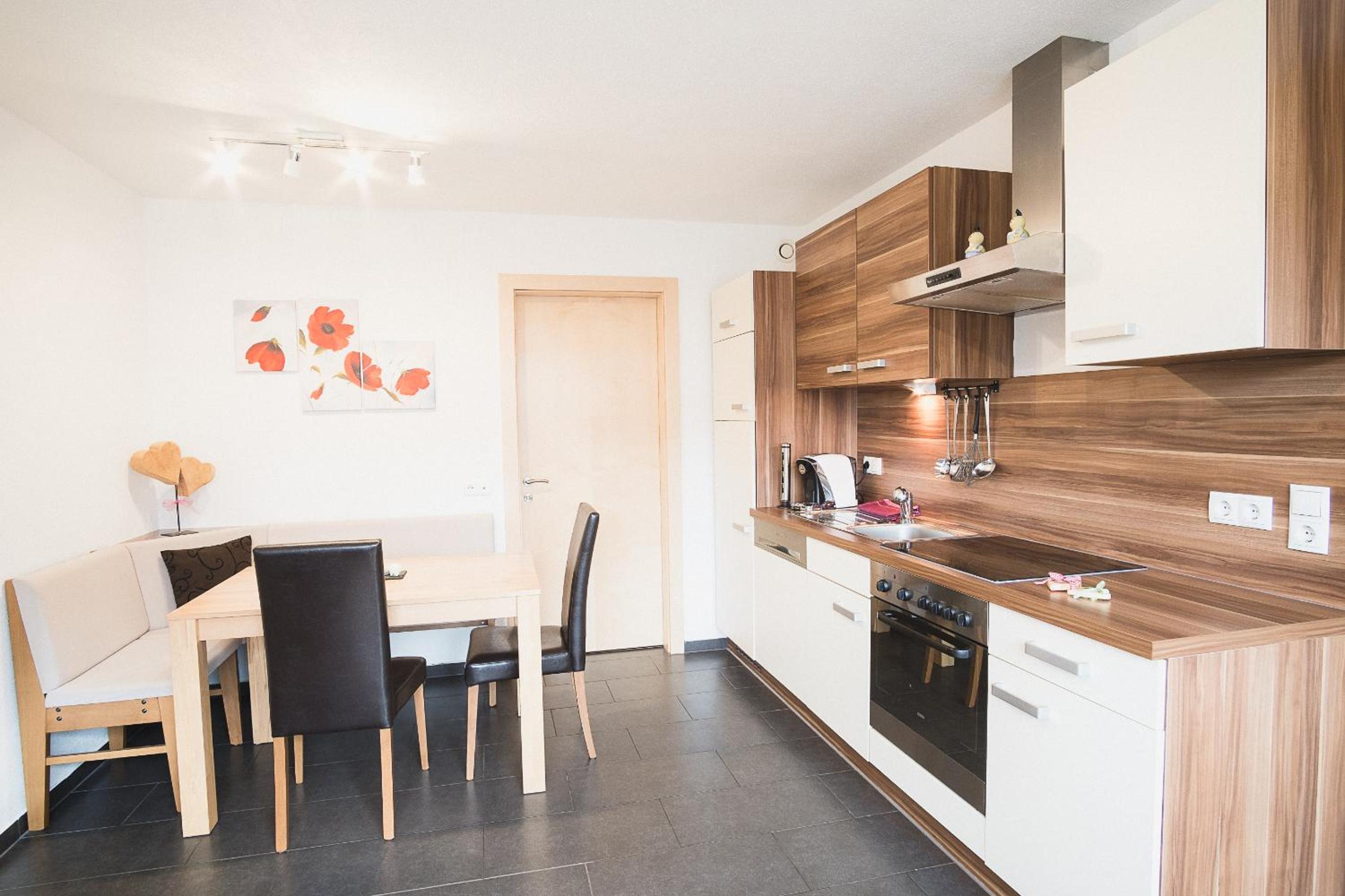 One-Bedroom Apartment with Terrace photo 2