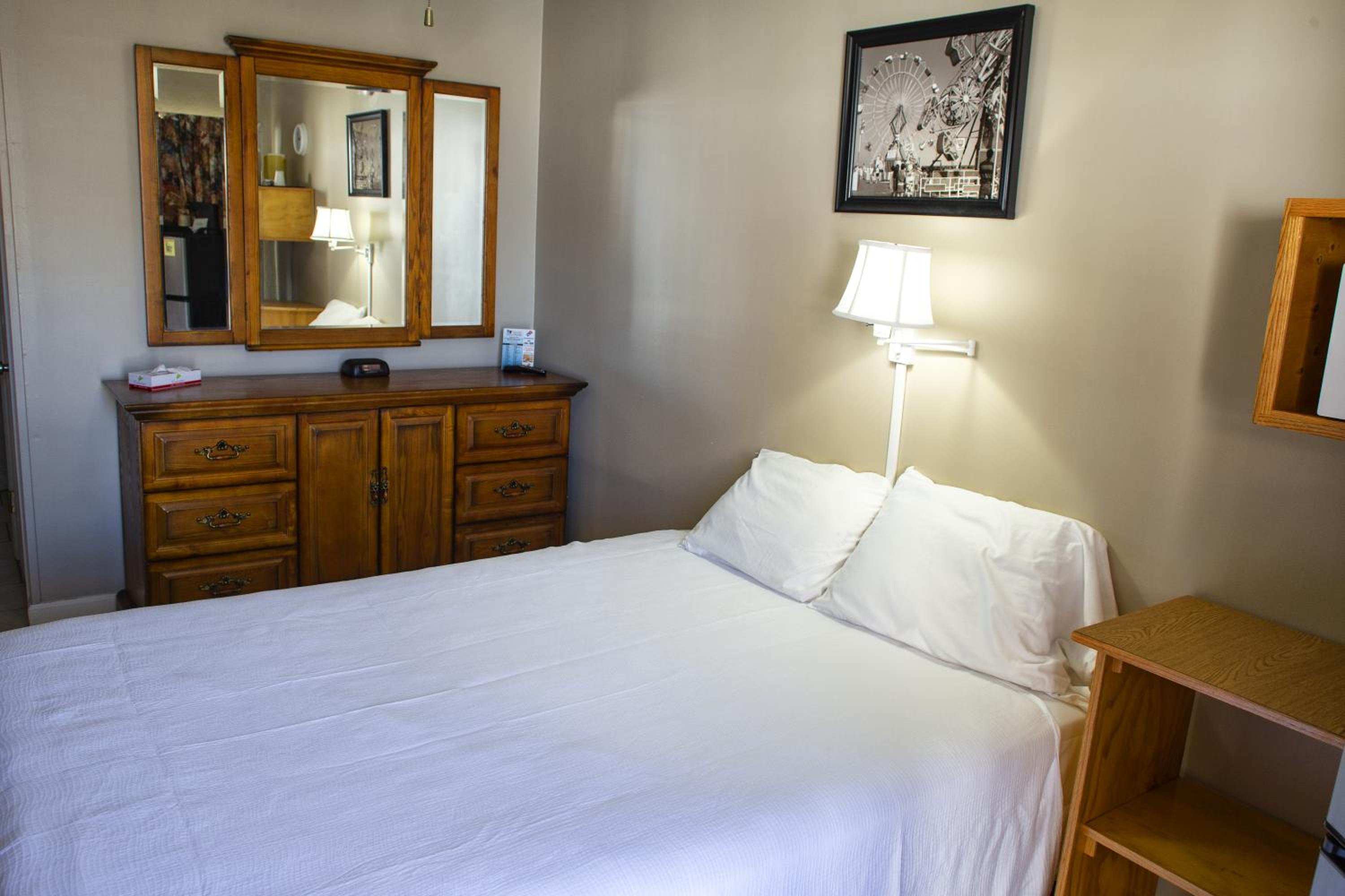Economy Double Room photo 2