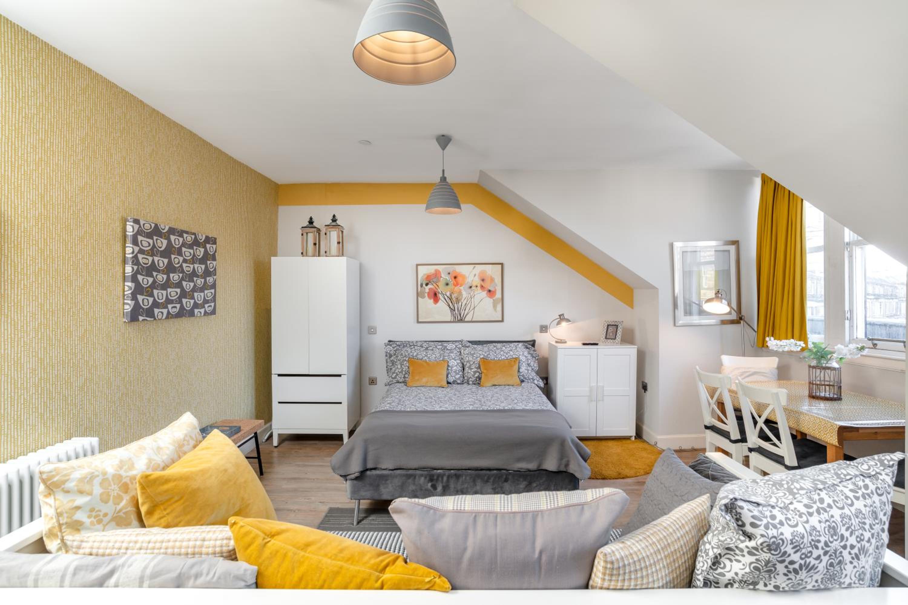 One-Bedroom Suite - 1