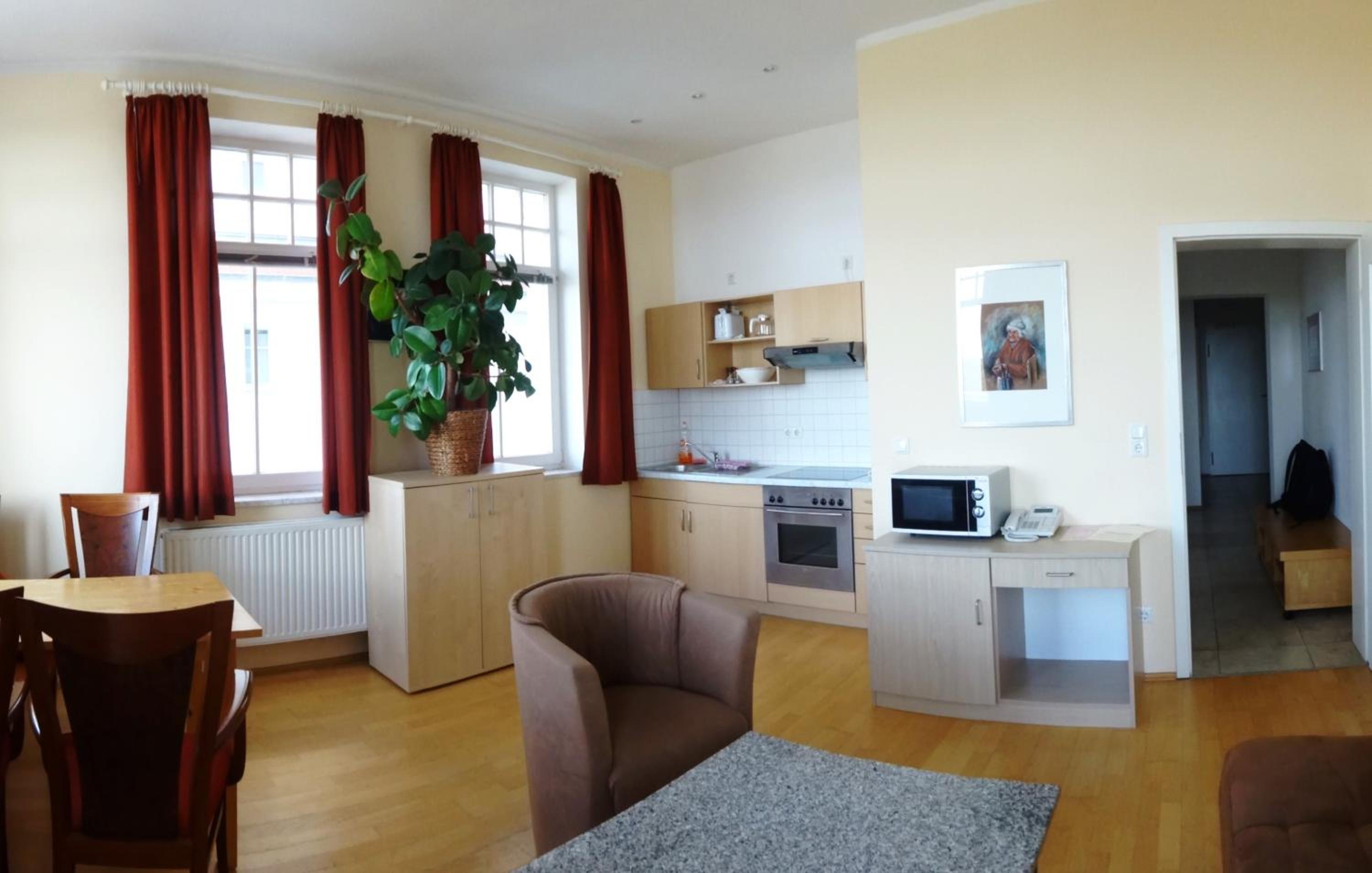 Apartment photo 2