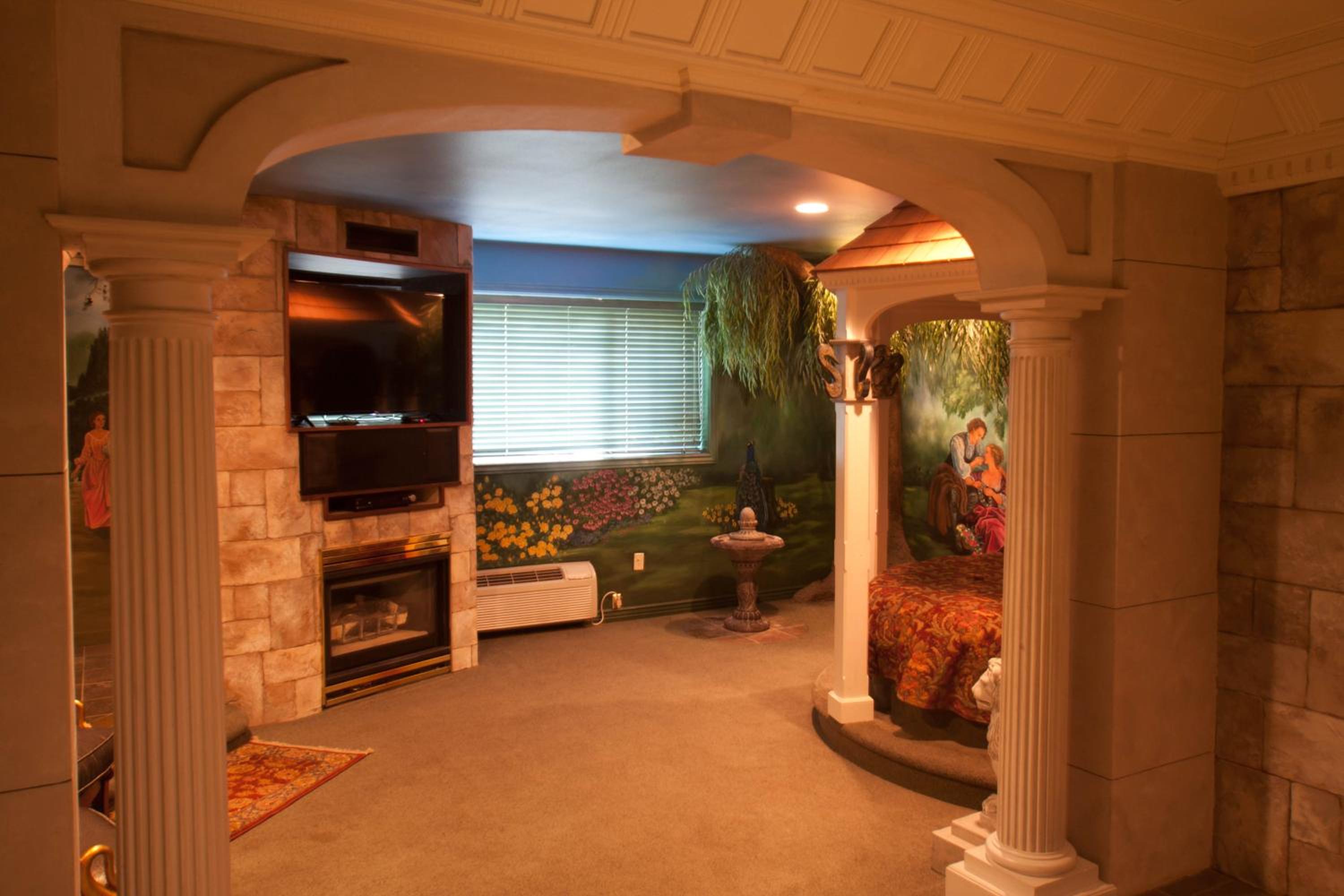 King Room - Black Swan Garden Theme photo 3