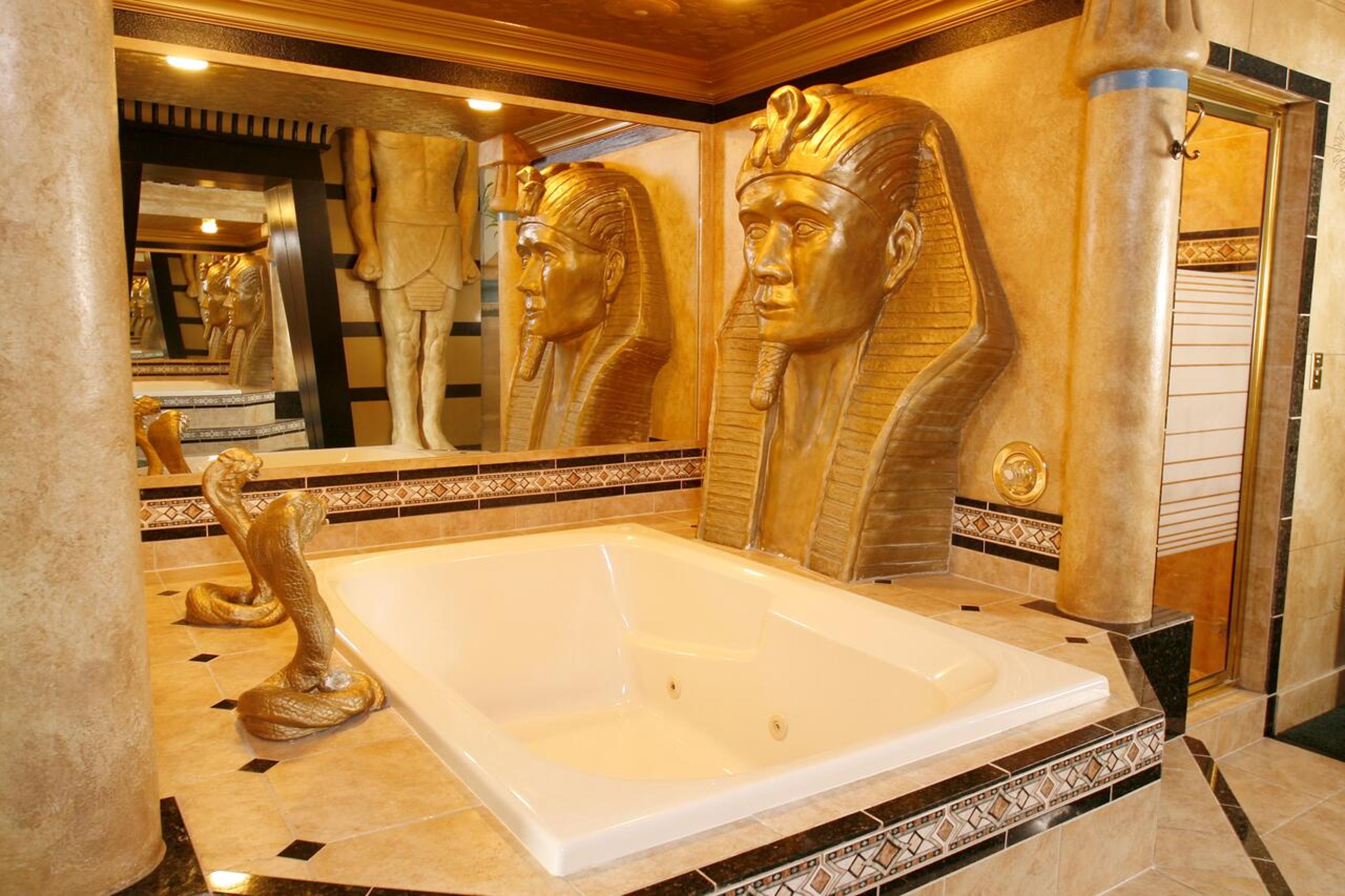 Queen Room - Egyptian Theme photo 2