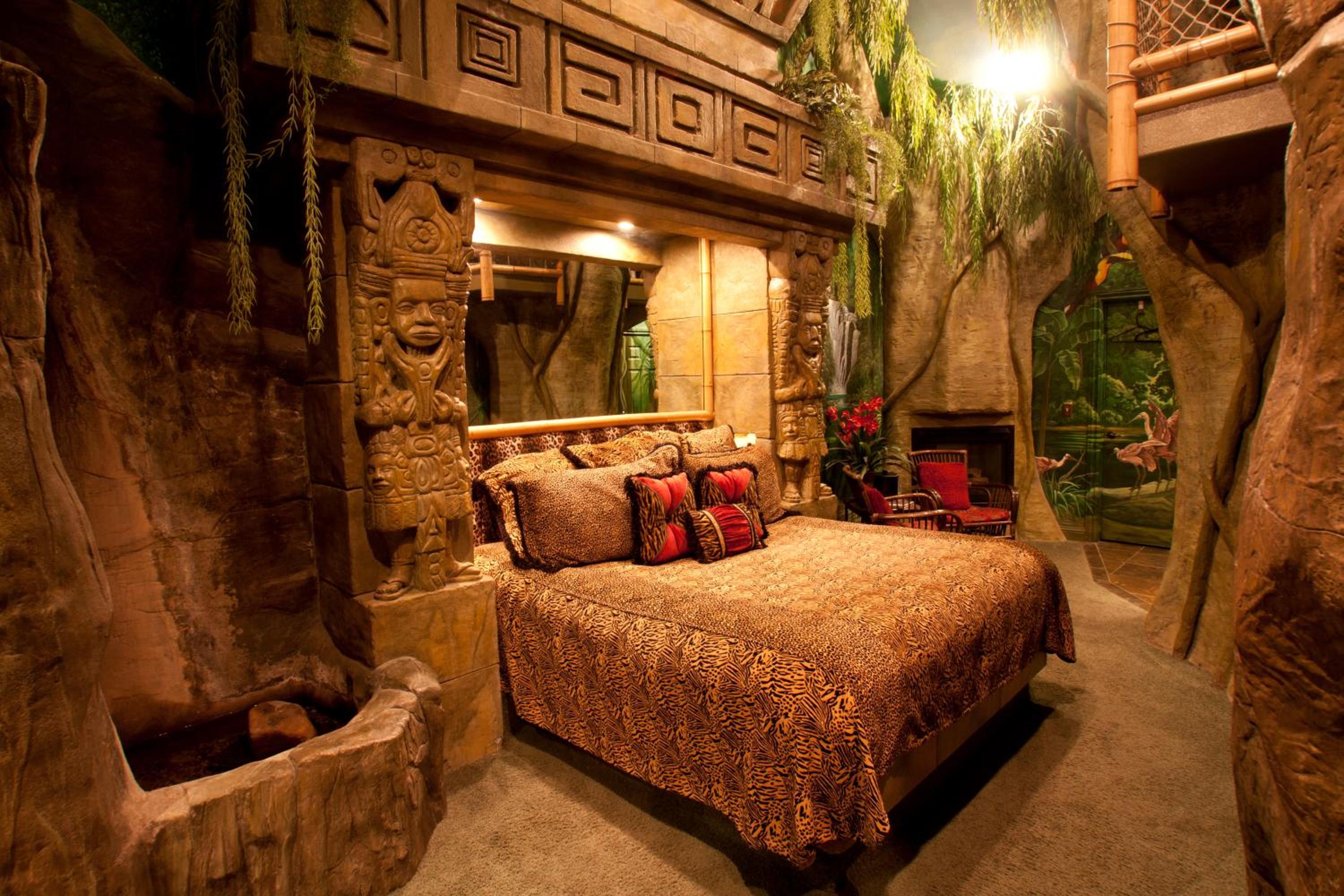 King Room - Mayan Rainforest Theme photo 2