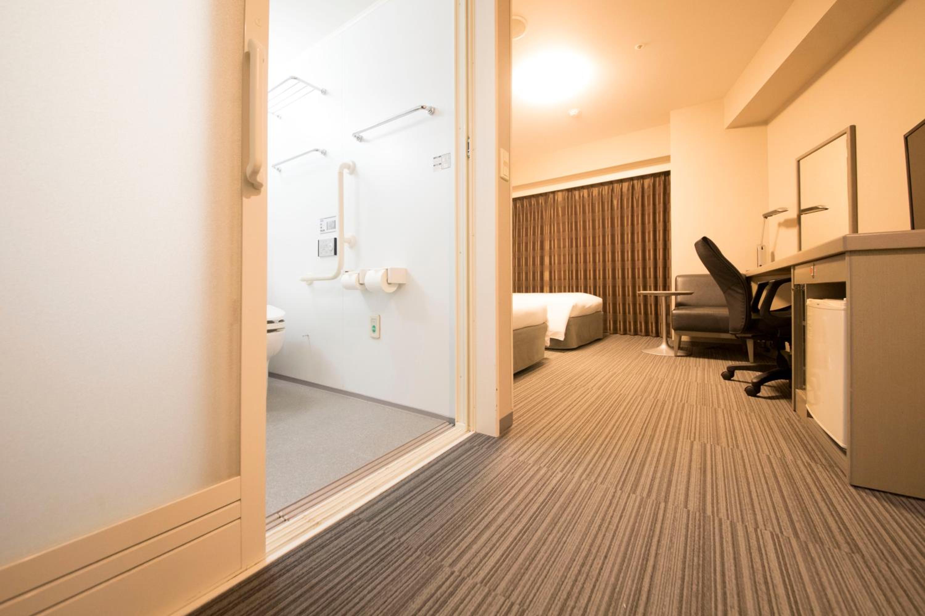 Twin Room - Disability Access (Single Use)  - Non-Smoking photo 3