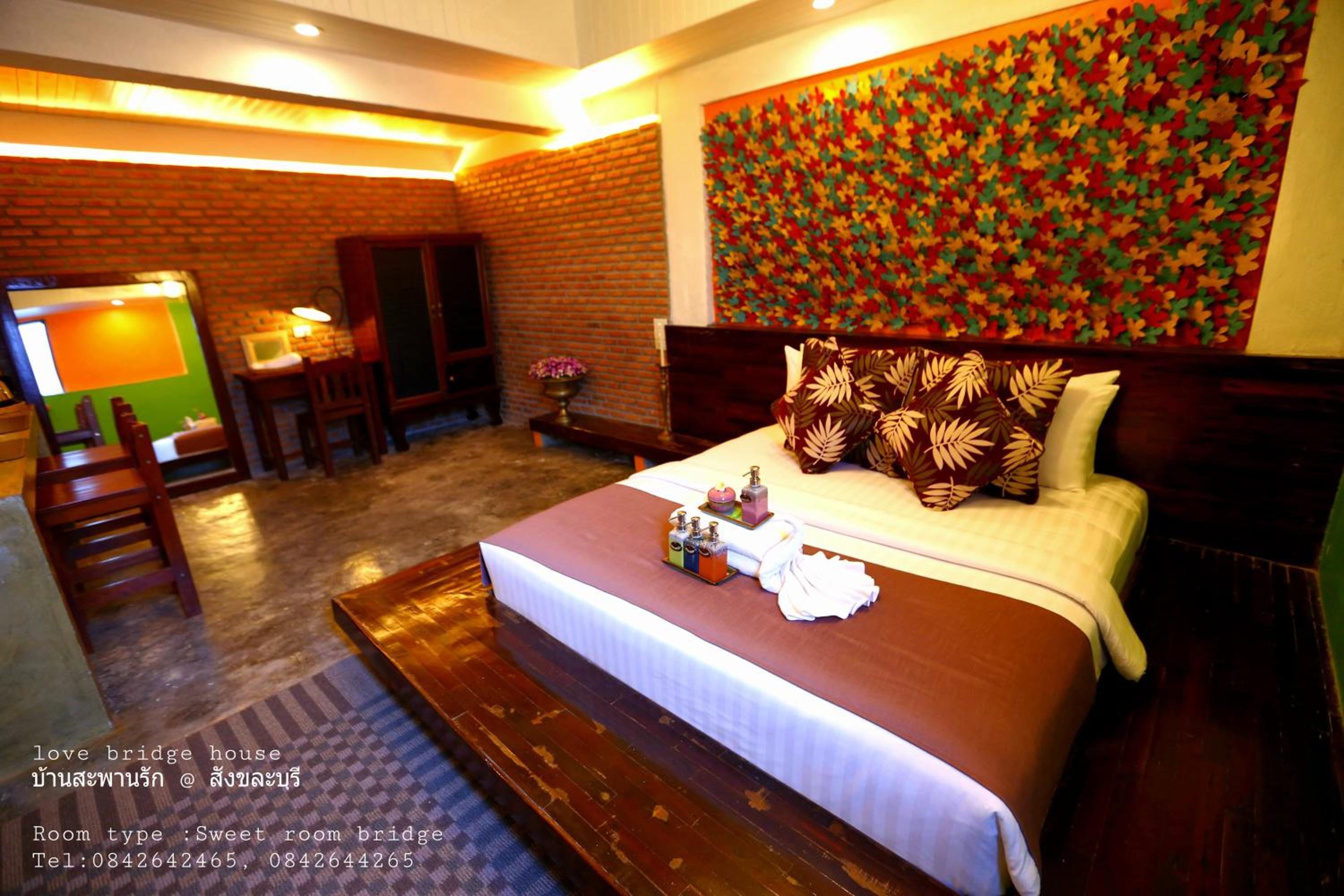 Suite - Photo 12