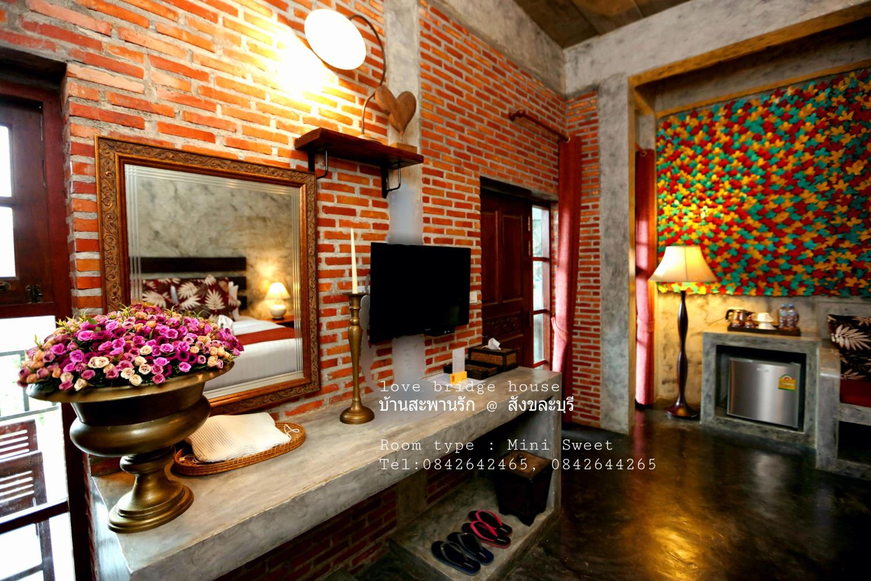 Junior Suite with Canal View - Photo 24
