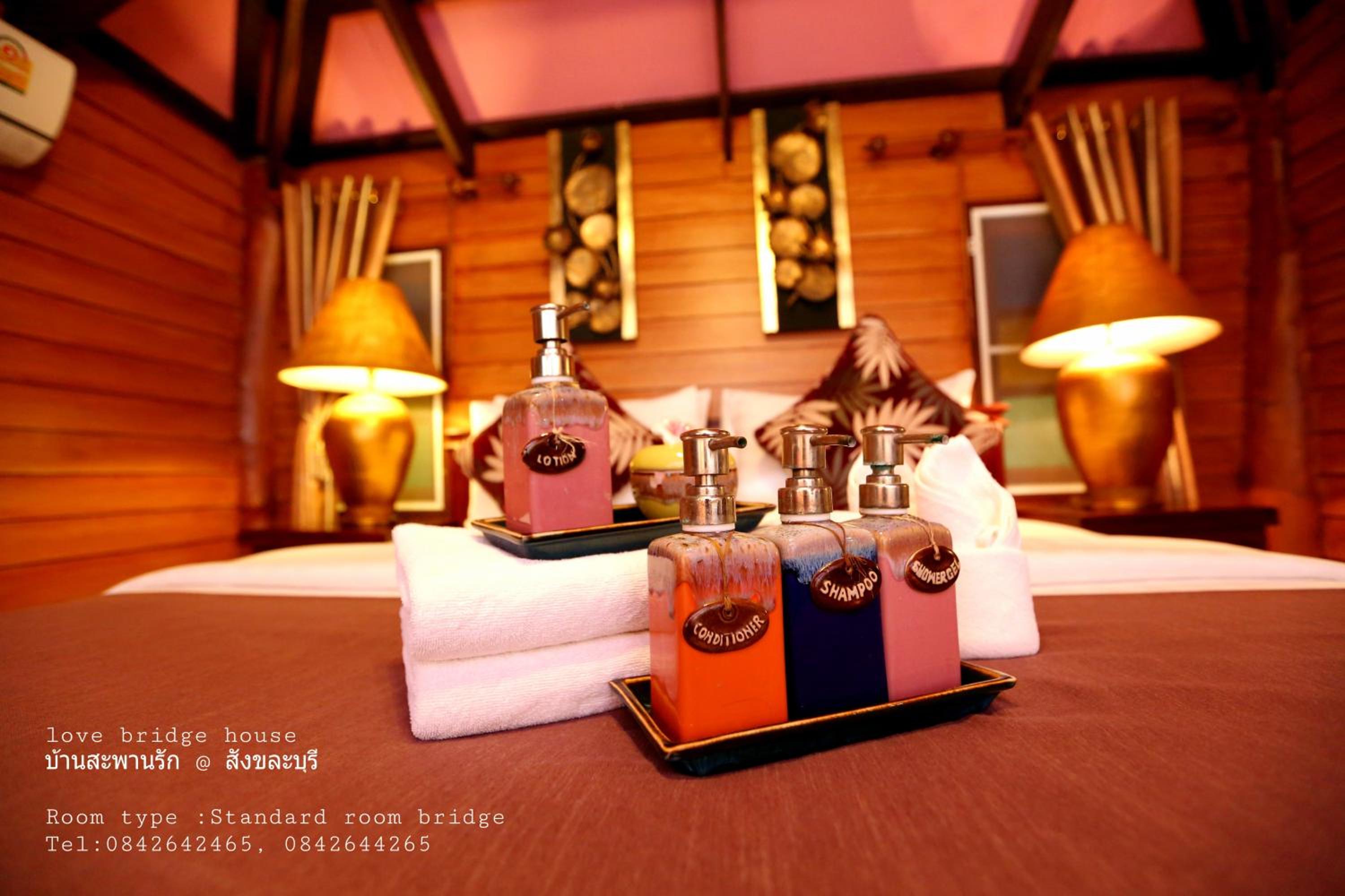 Standard Double Room - Photo 10
