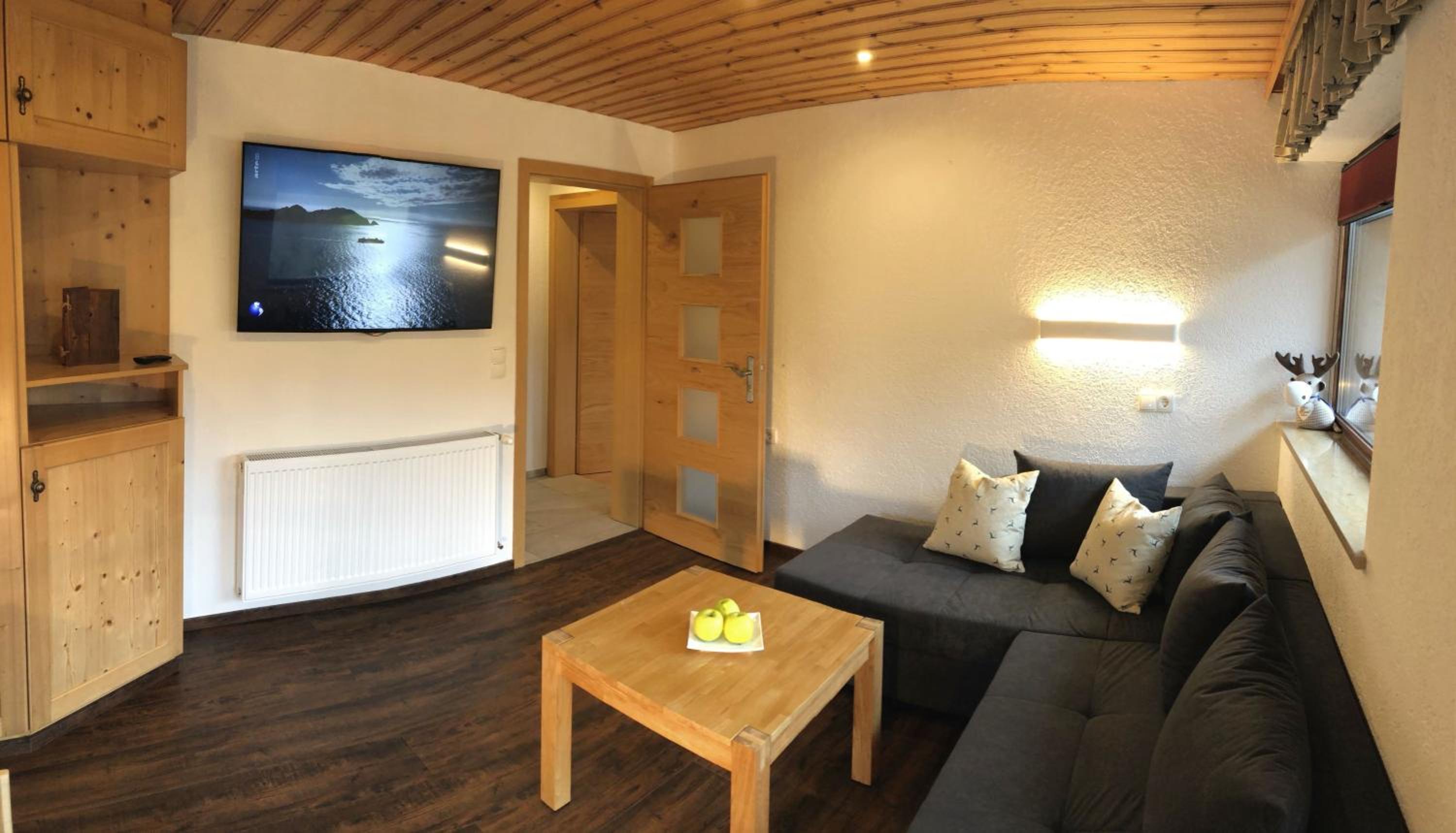 Apartment with Lake View