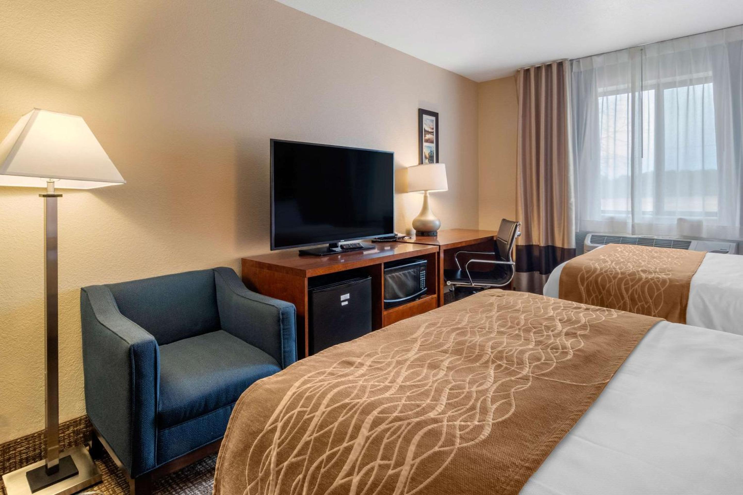 Double Room with Two Double Beds - Non-Smoking - Photo 1