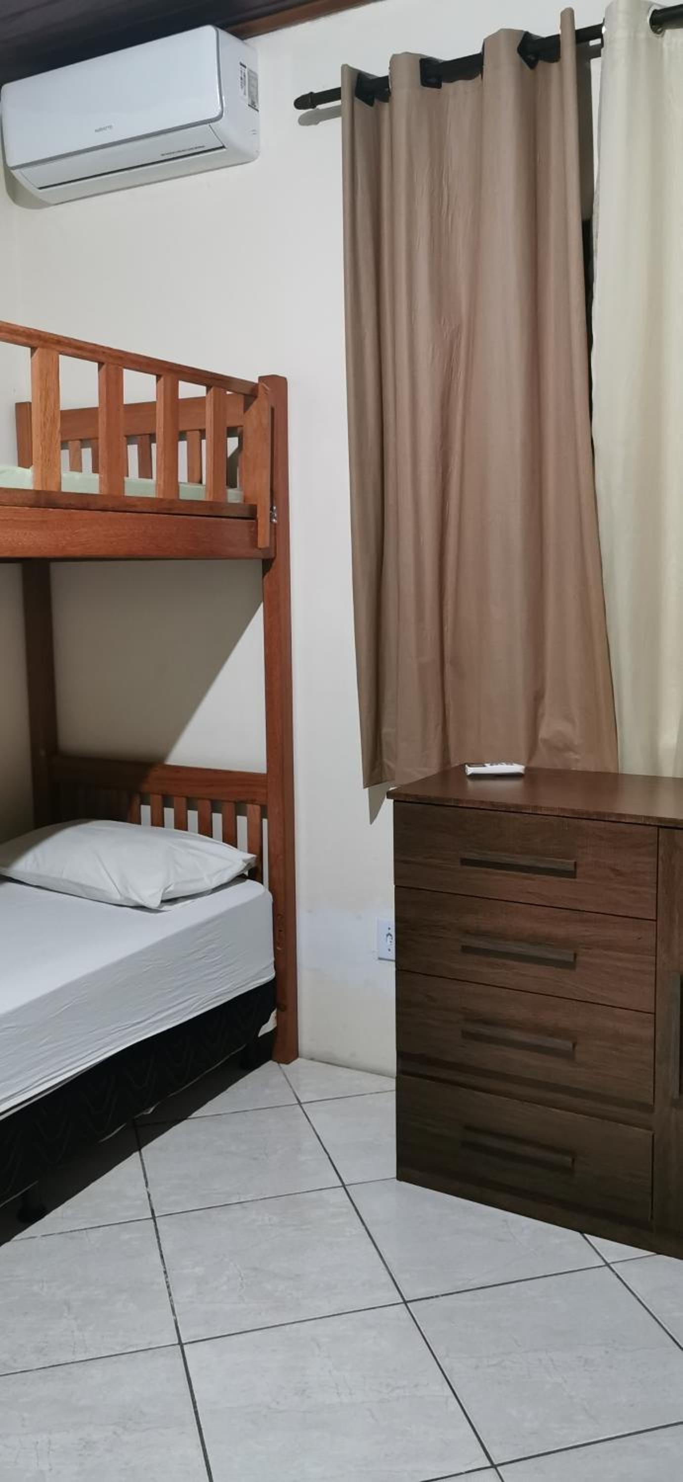 6-Bed Mixed Dormitory Room photo 1