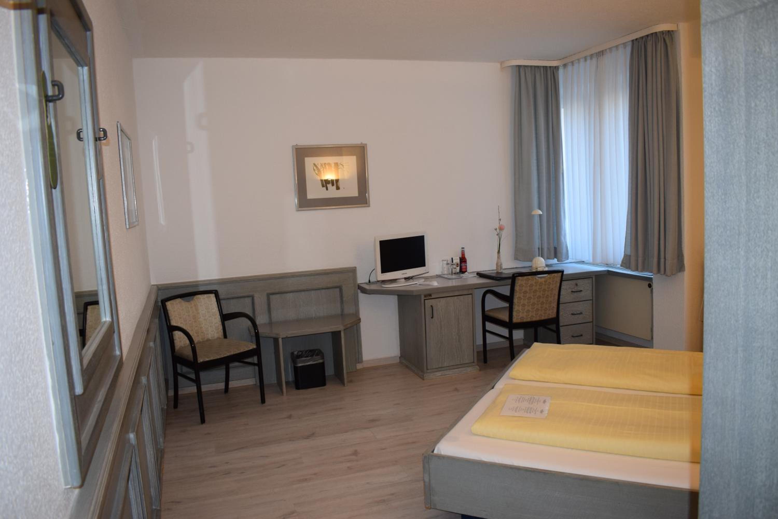 Double Room - Photo 12