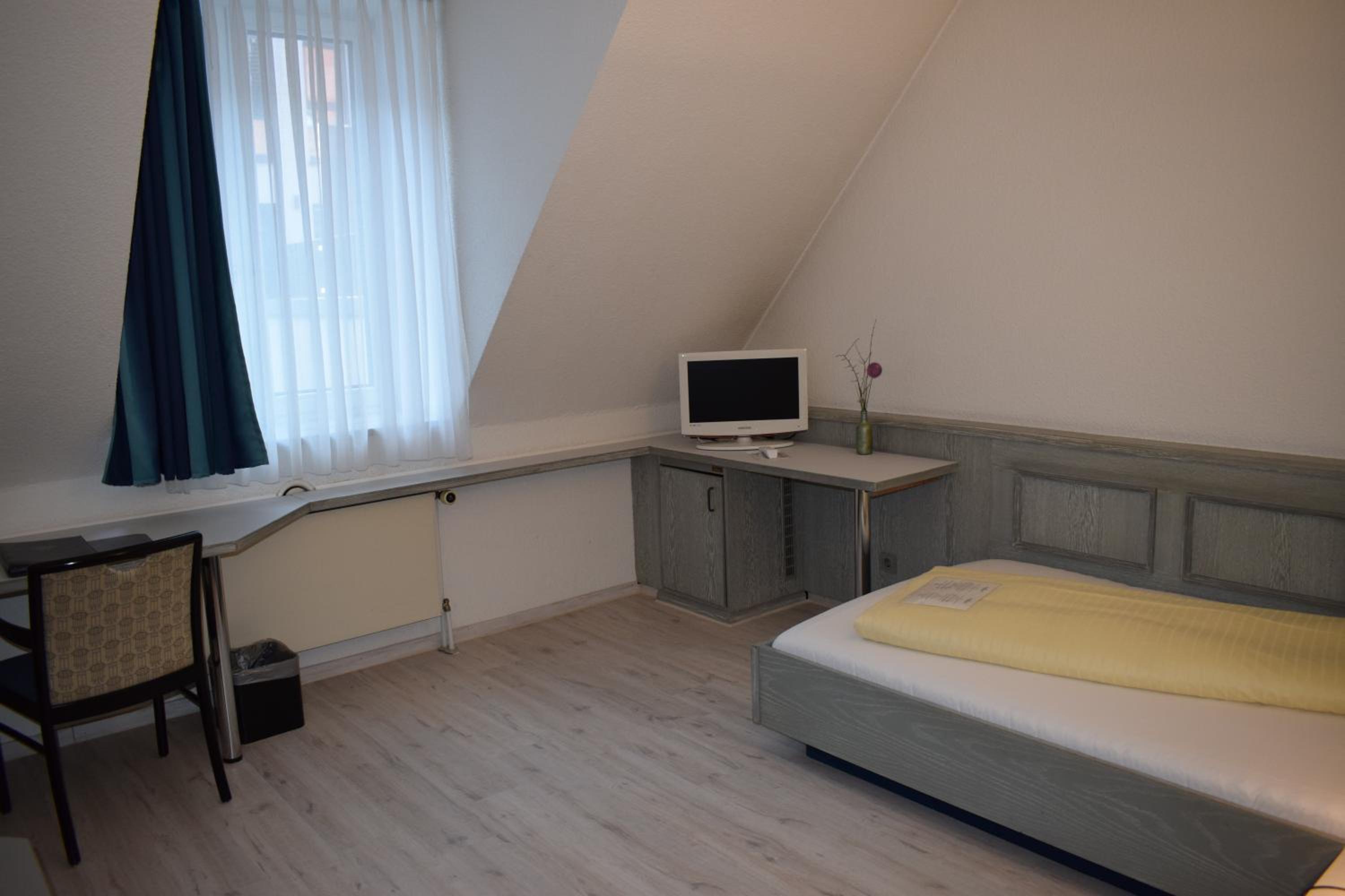 Economy Single Room