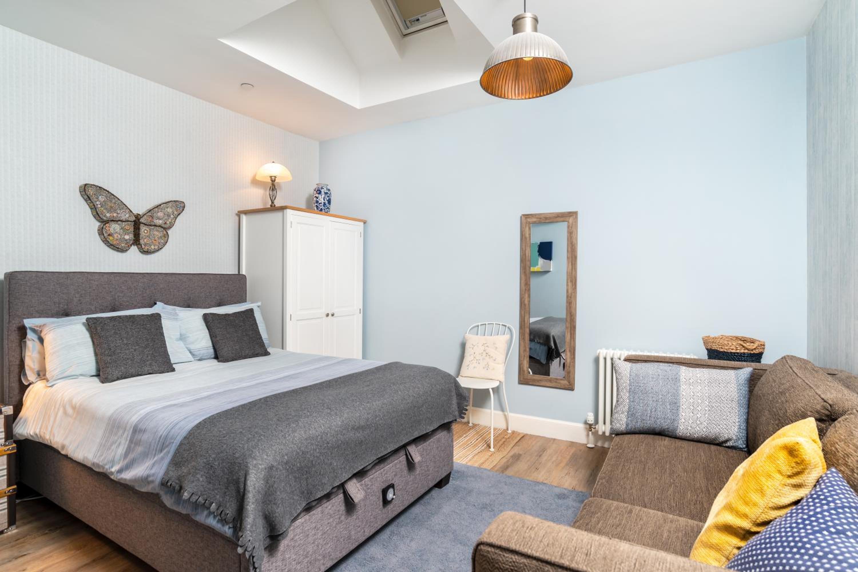 One-Bedroom Suite - 2
