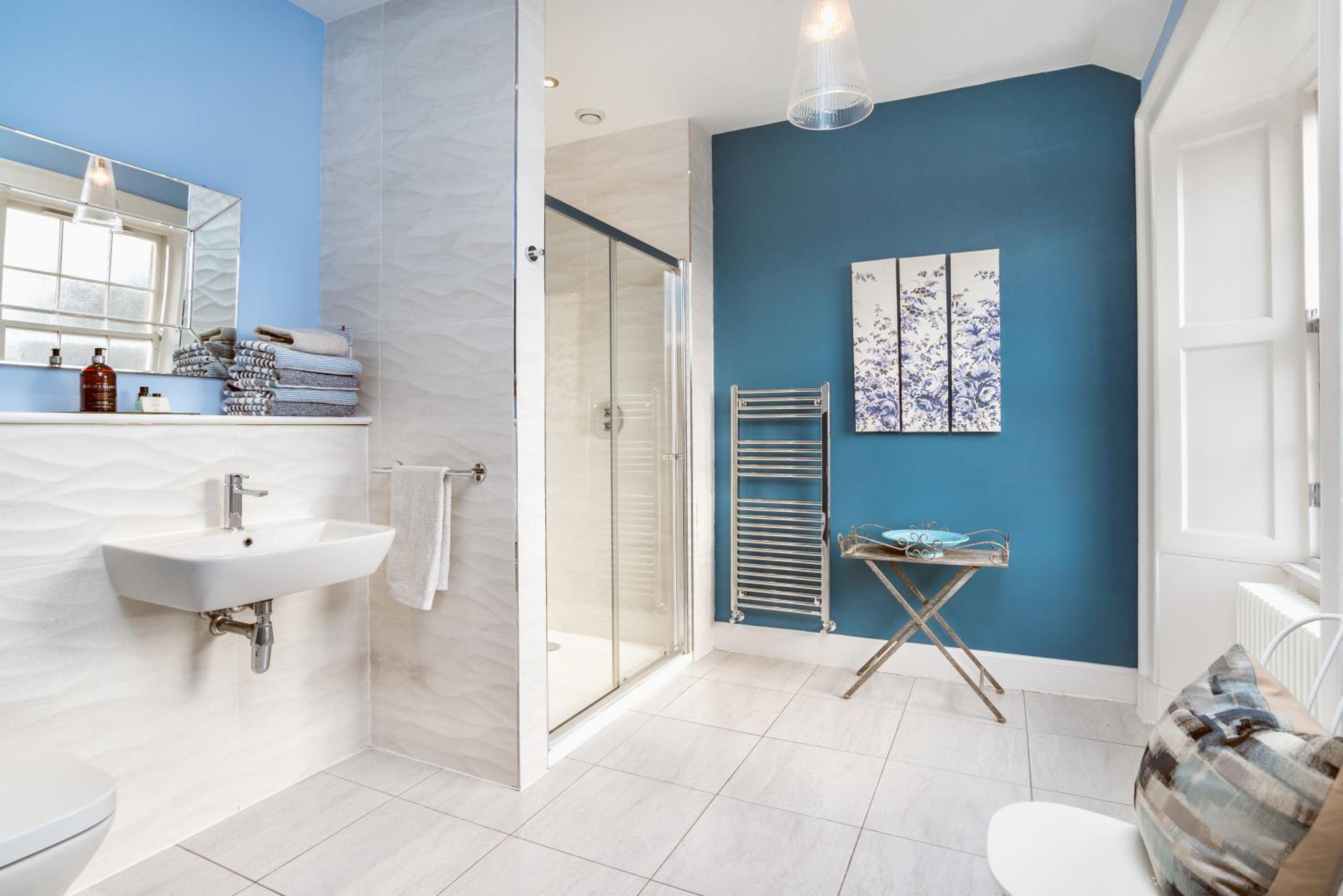 One-Bedroom Suite - 2