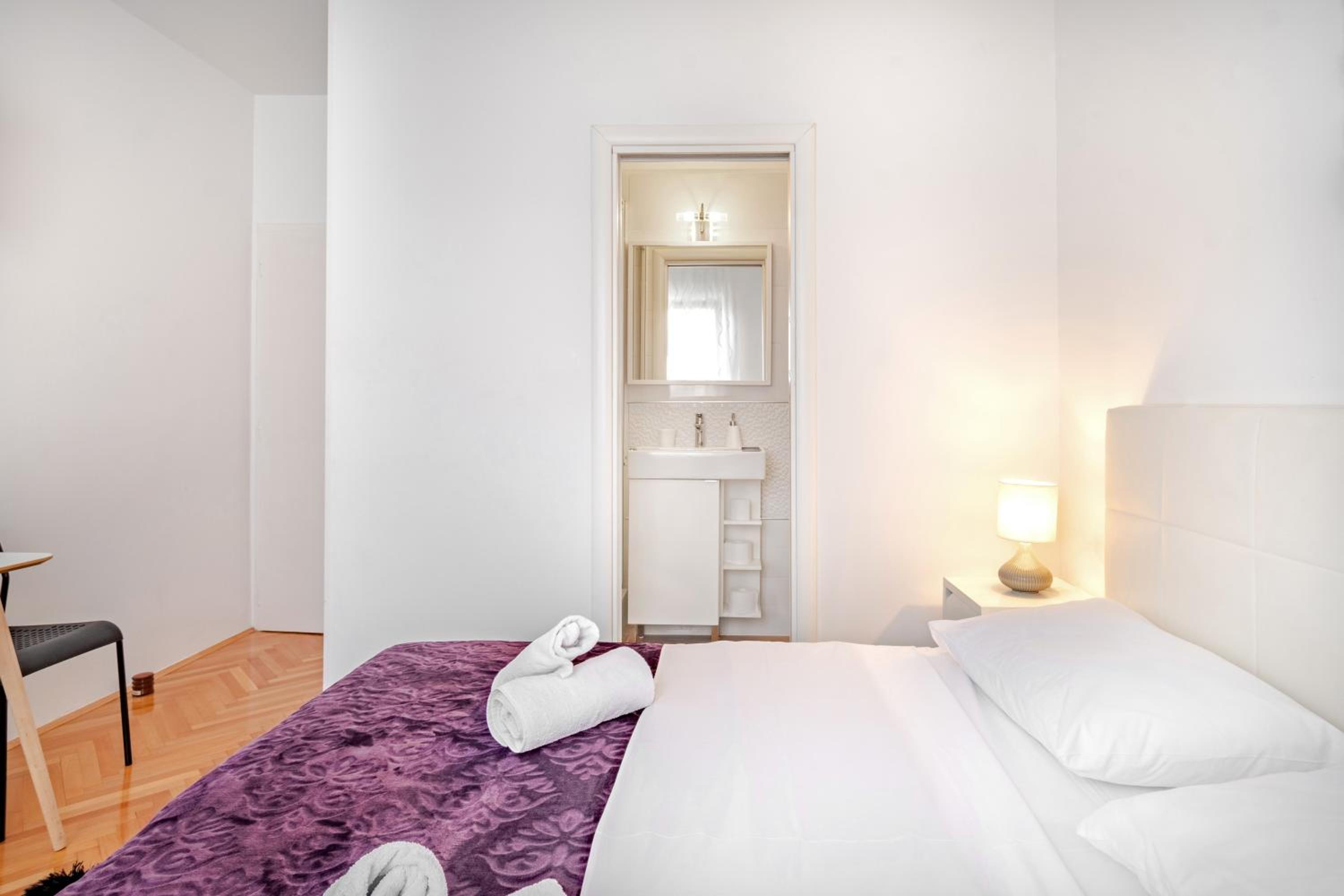 Double Room with Garden View - Photo 7