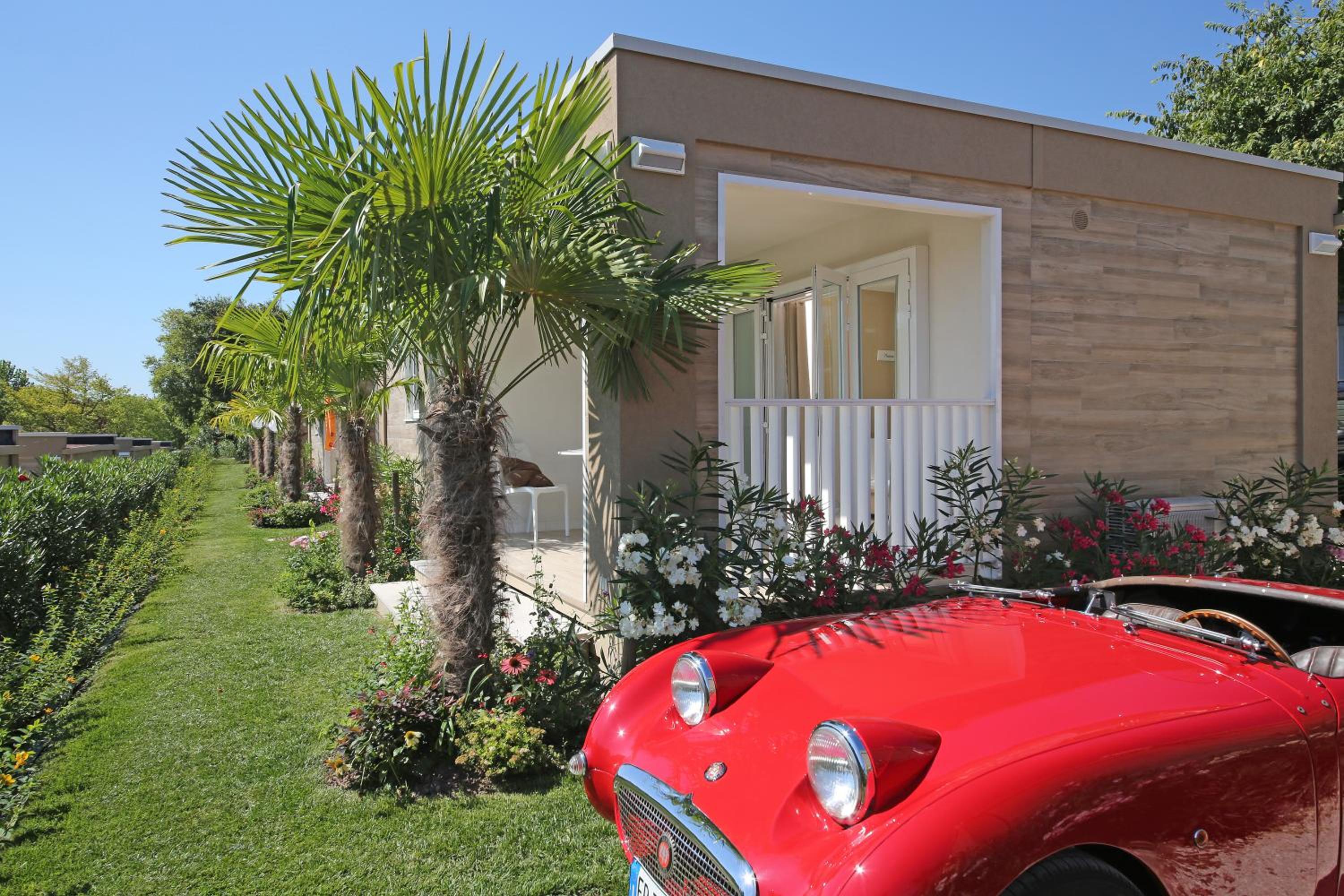Superior Mobile Home with Terrace and Garden photo 2