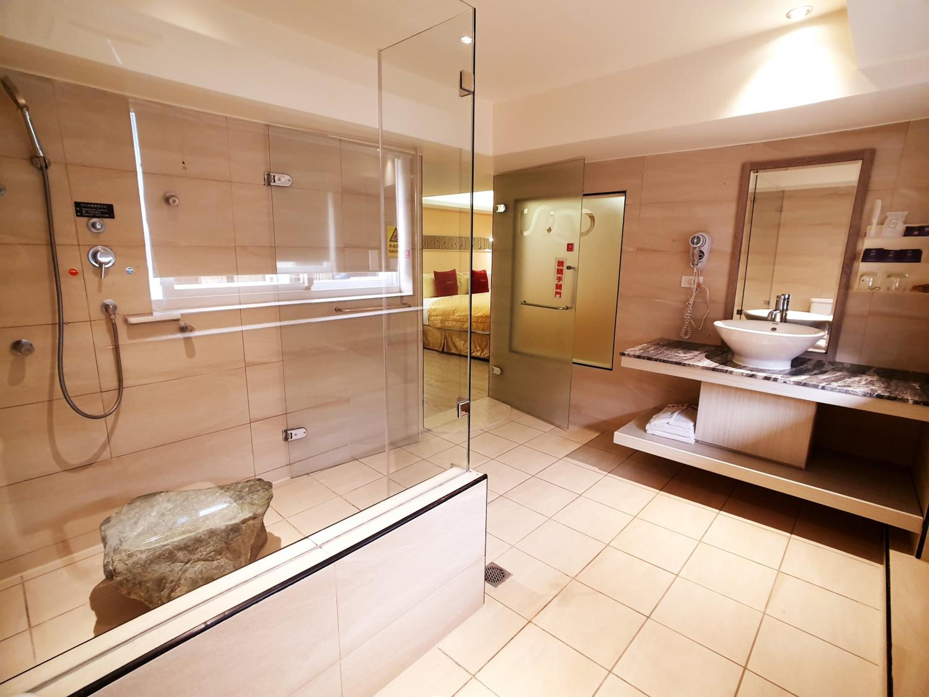 Business Double or Twin Room - Photo 8