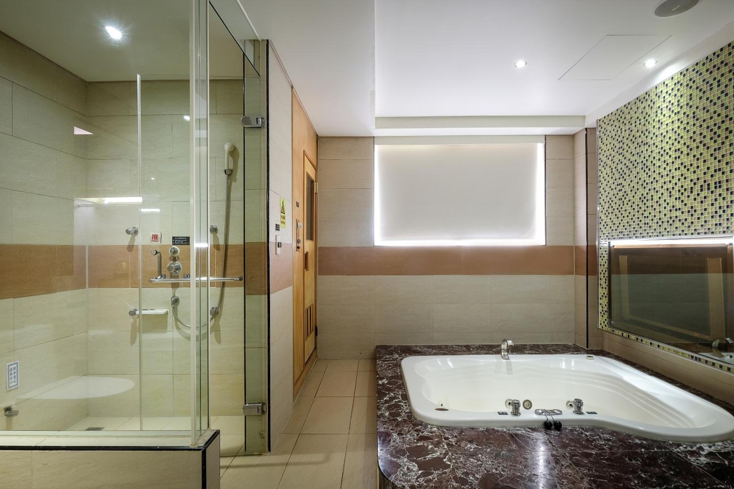 Superior King Suite (Check-in after 22:00)  - Photo 15