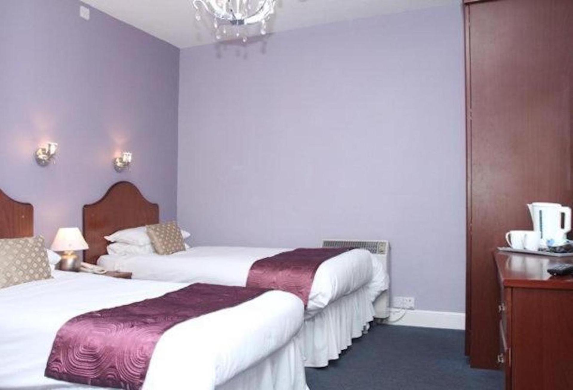Twin Room (2 Adults) photo 1