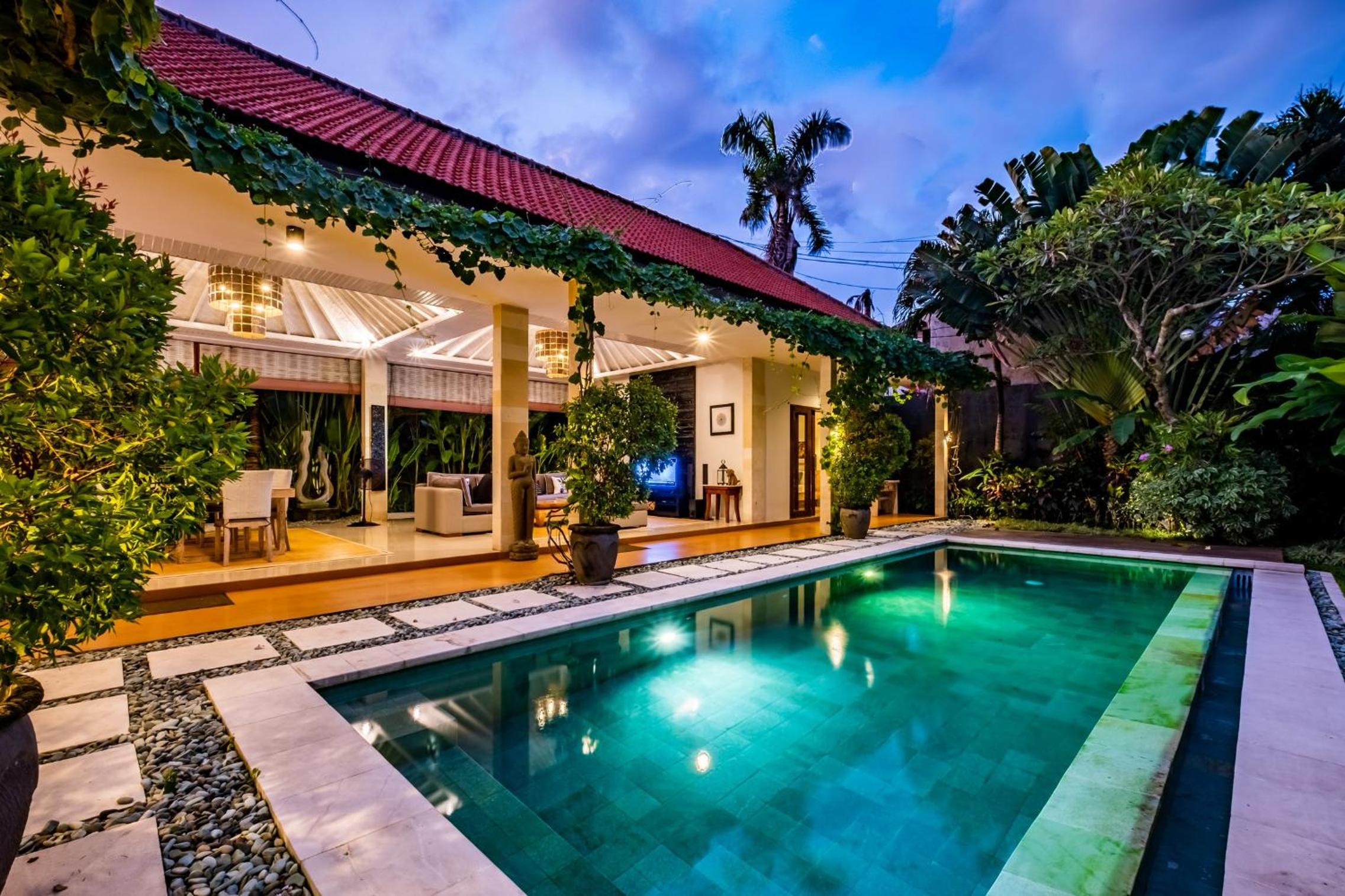 Three-Bedroom Villa with Private Pool - Photo 3