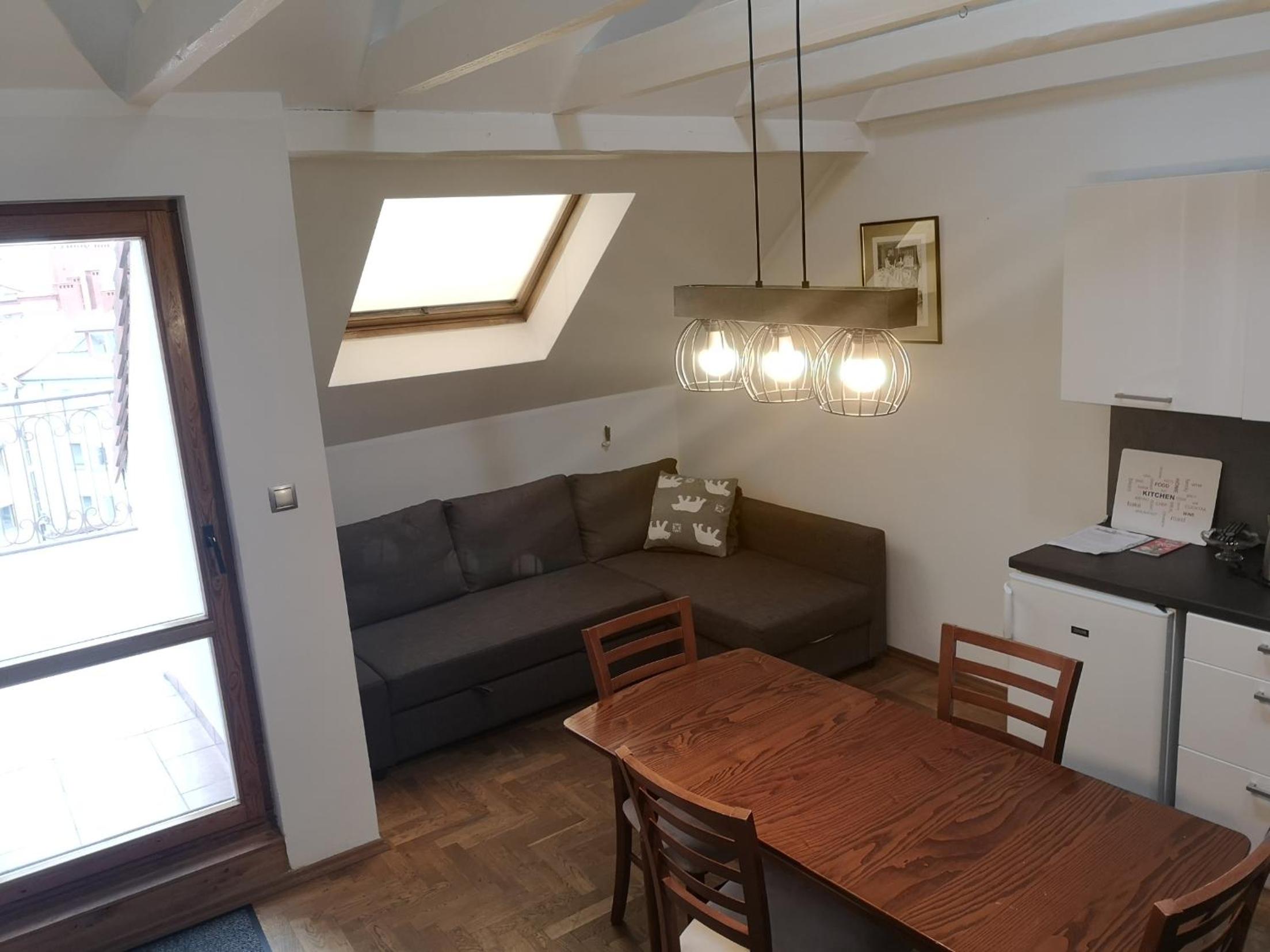 Apartment with Terrace - Photo 13