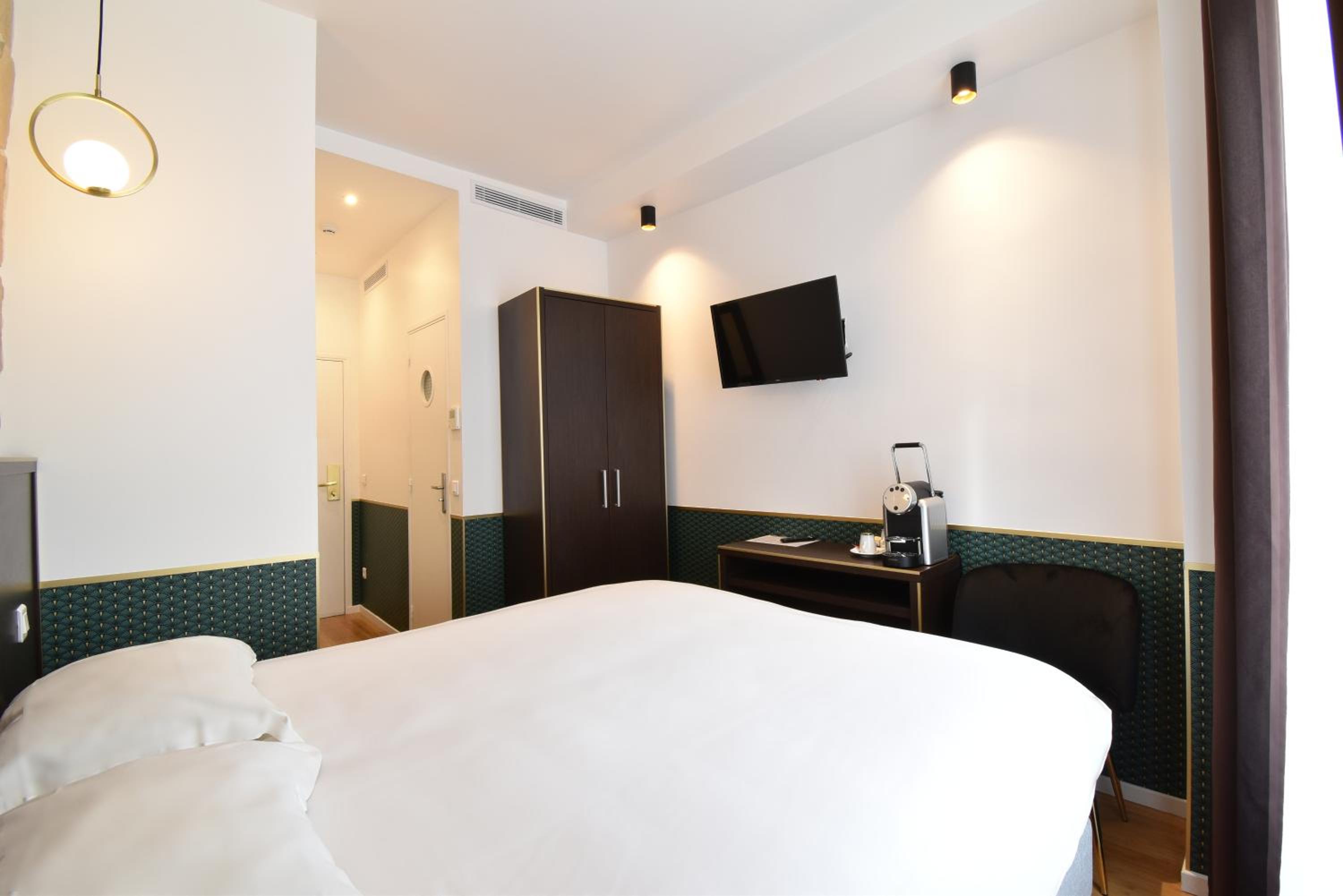 Double or Twin Room photo 3