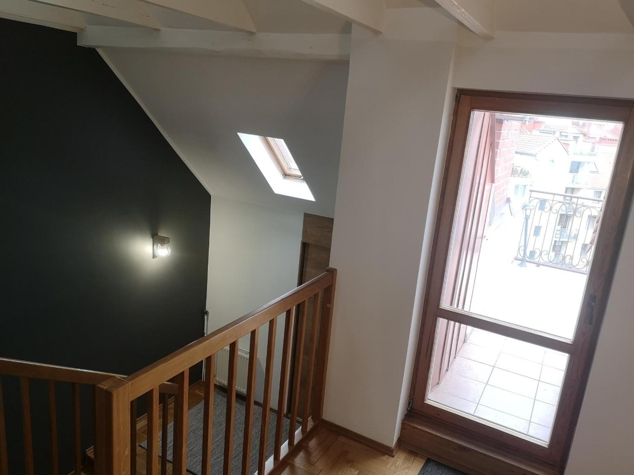 Apartment with Terrace - Photo 5