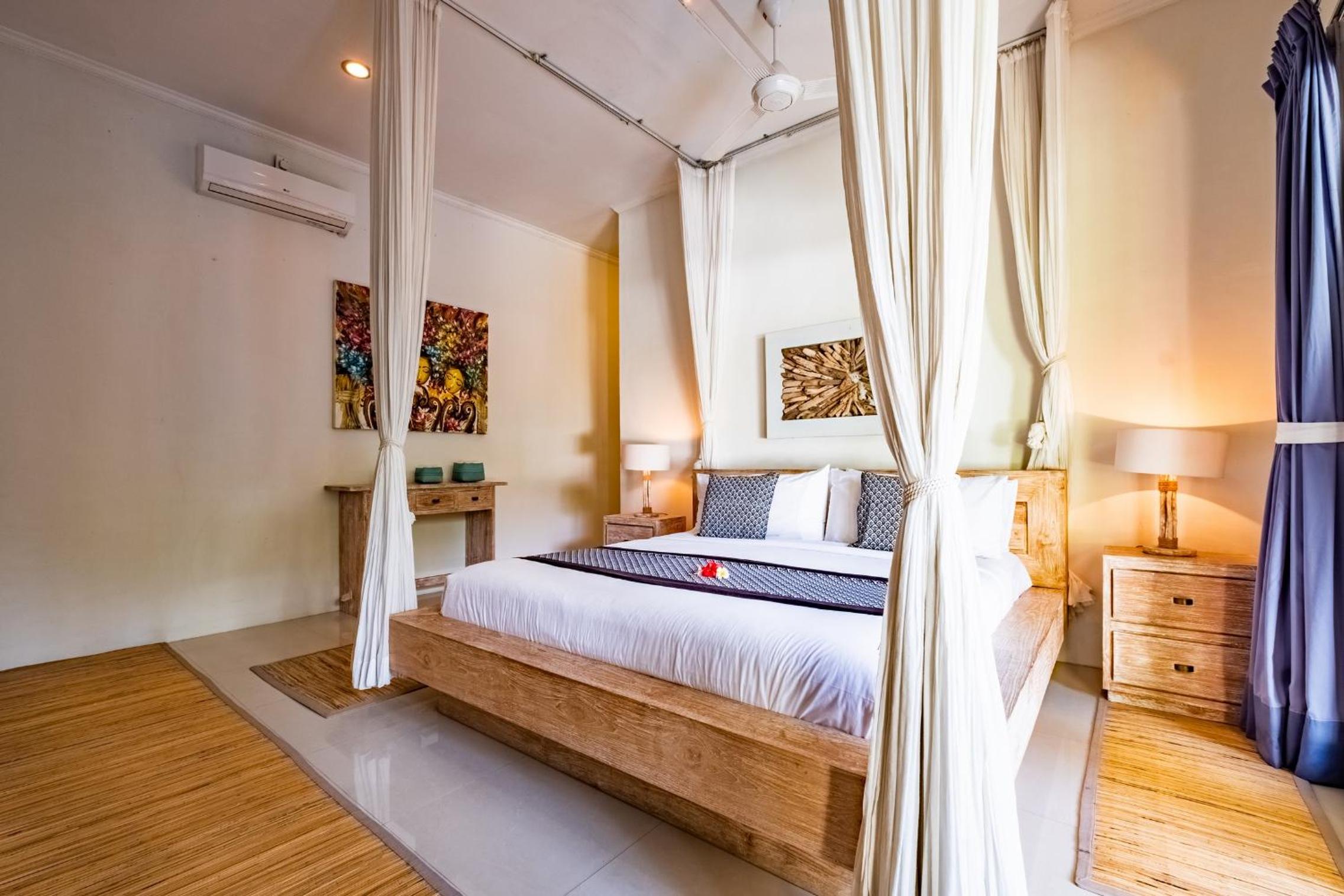 Three-Bedroom Villa with Private Pool - Photo 22