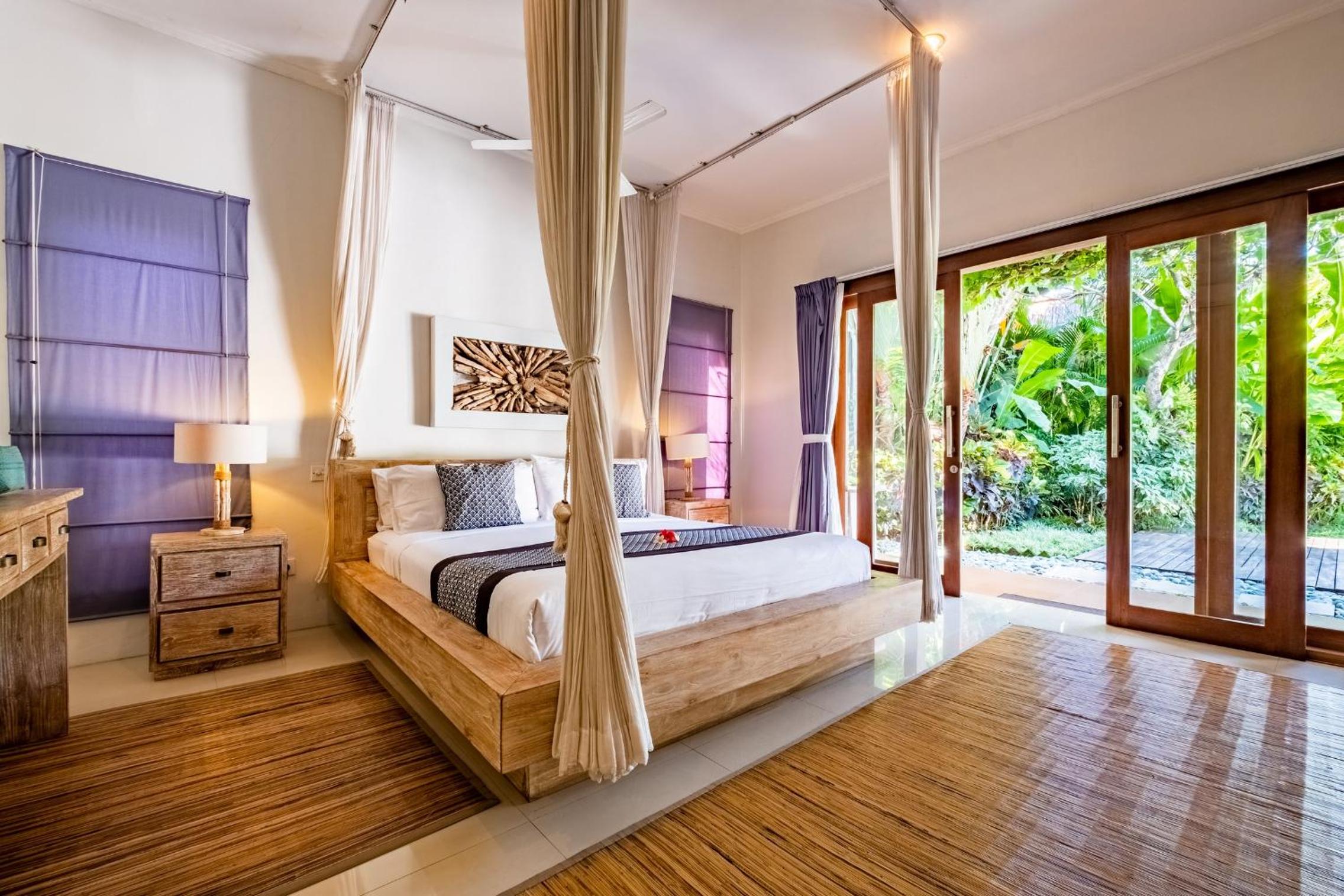 Three-Bedroom Villa with Private Pool - Photo 15