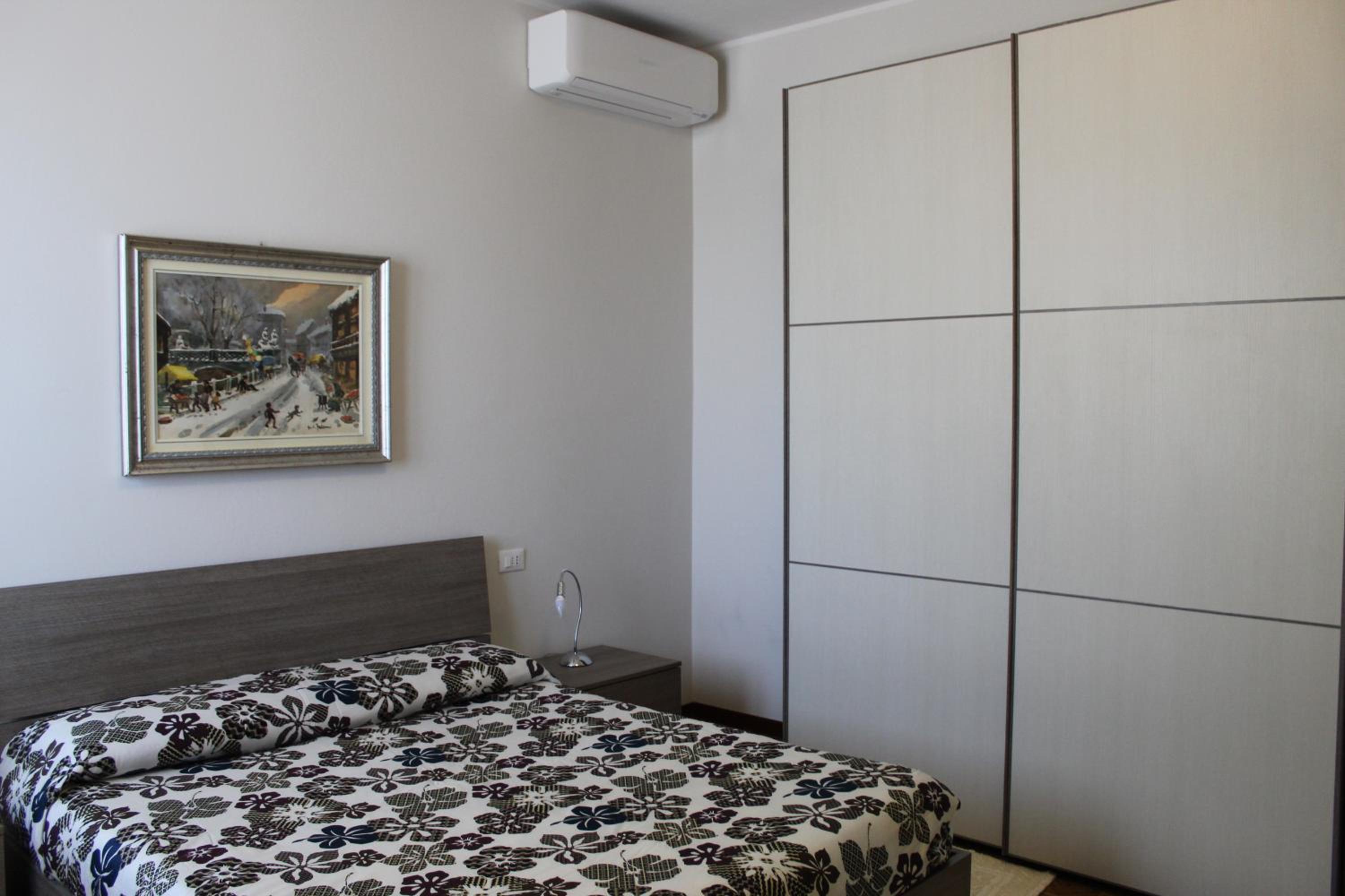 Two-Bedroom Apartment with Terrace - Photo 11