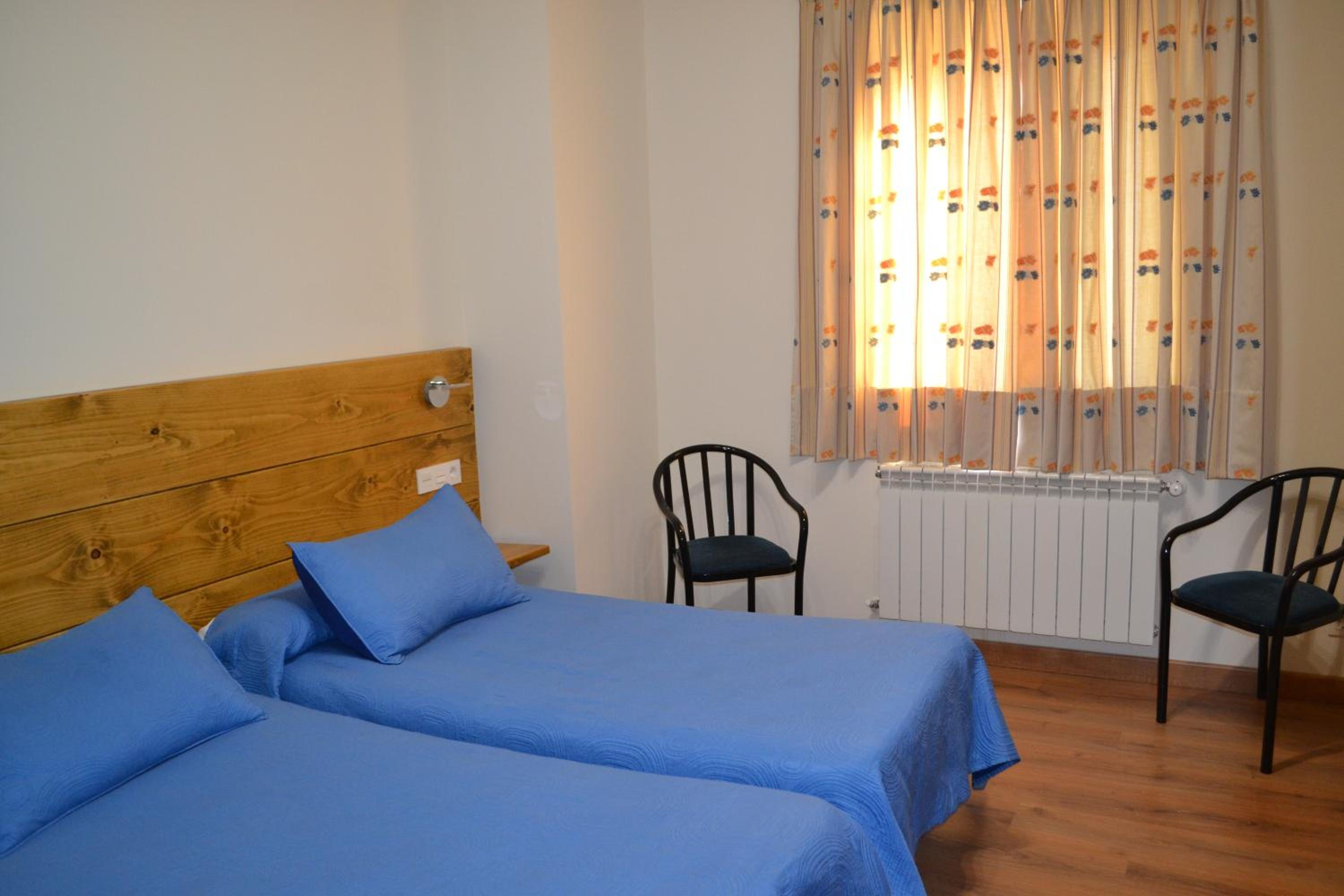 Double or Twin Room - Photo 7