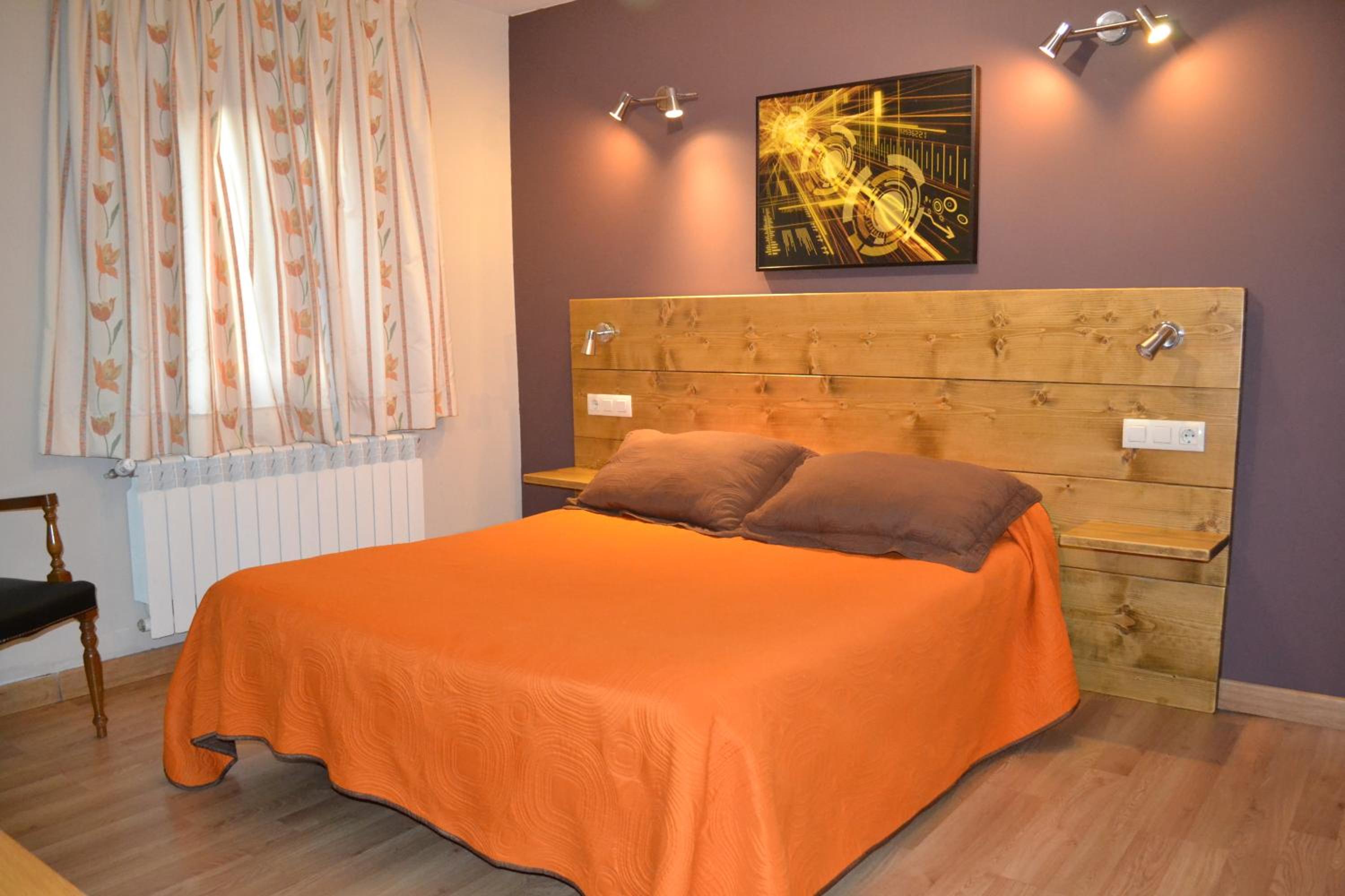 Double or Twin Room - Photo 8