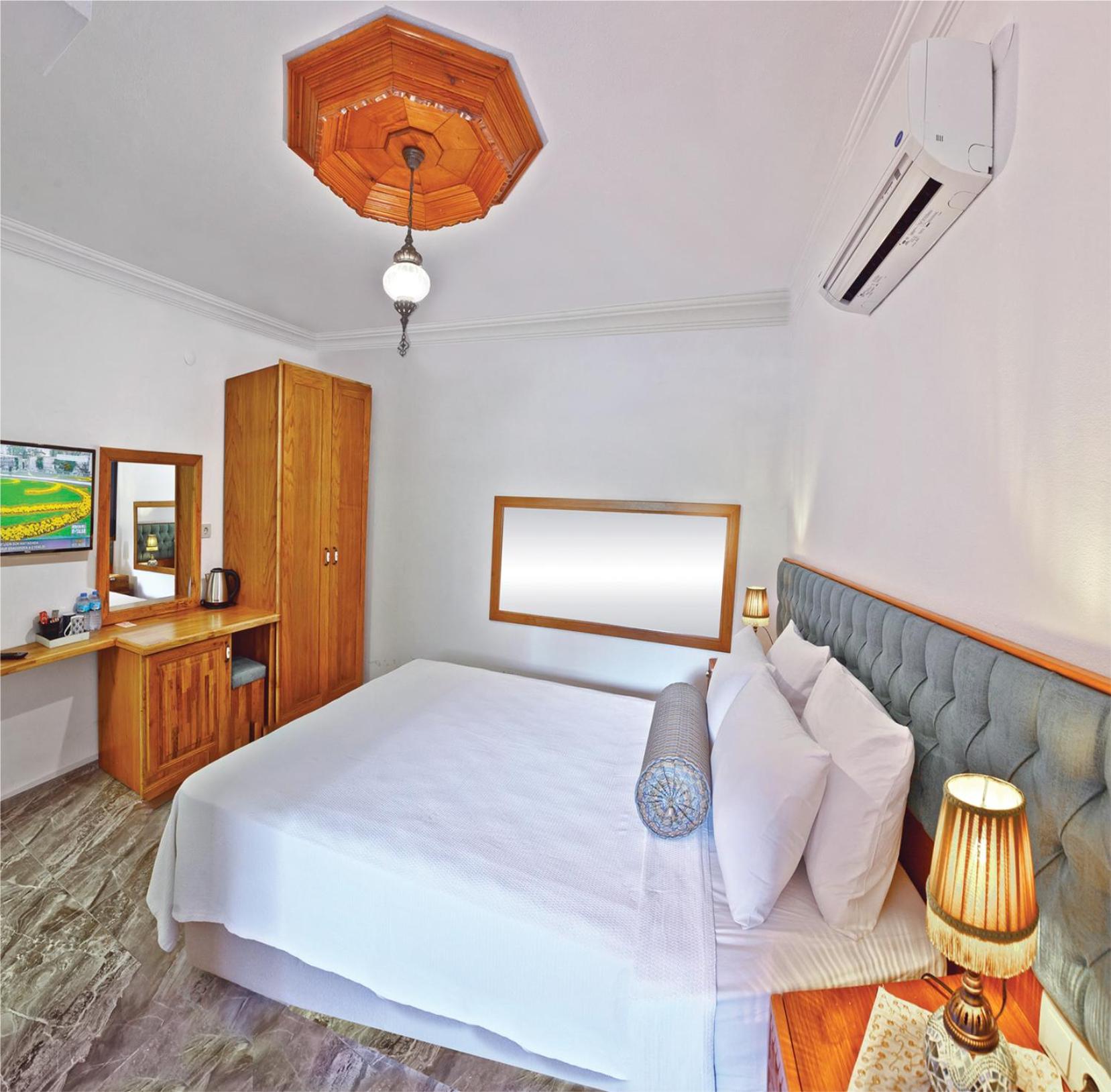 Standard Double or Twin Room photo 1