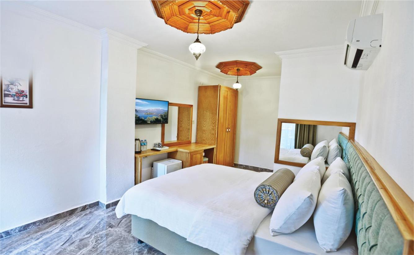 Standard Double or Twin Room photo 3