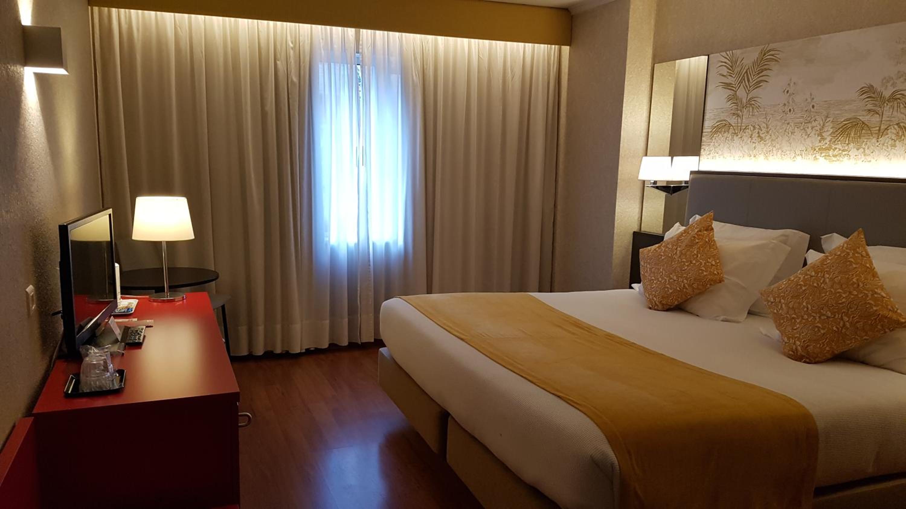Standard Double Room - Photo 5