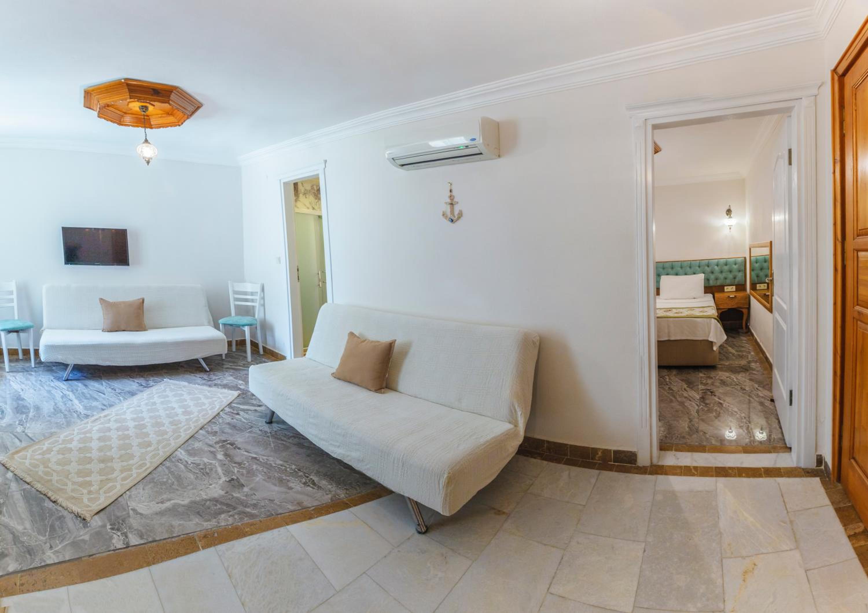 Family Suite photo 2