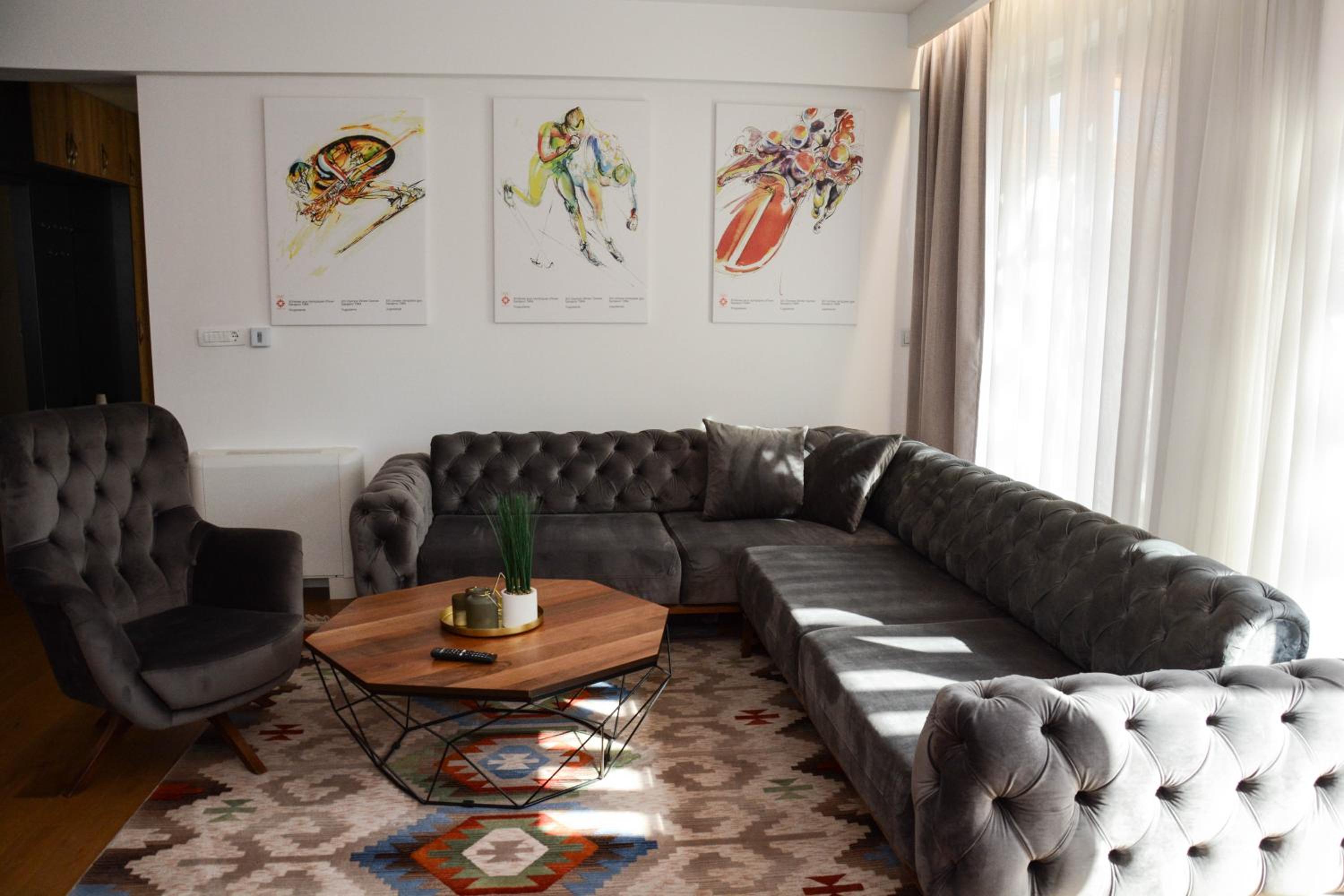 Three-Bedroom Apartment - Photo 23
