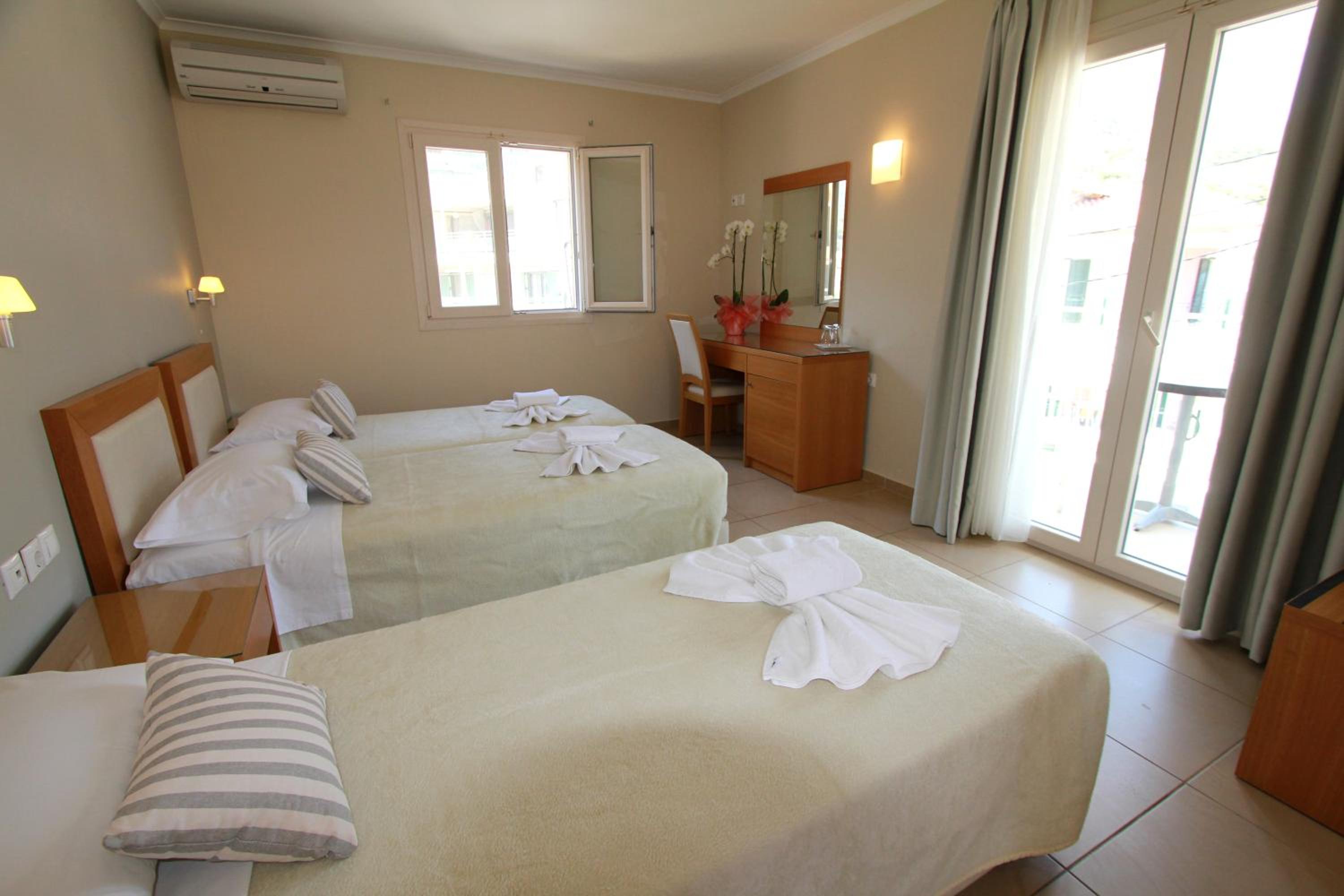 Basic Triple Room - Photo 2