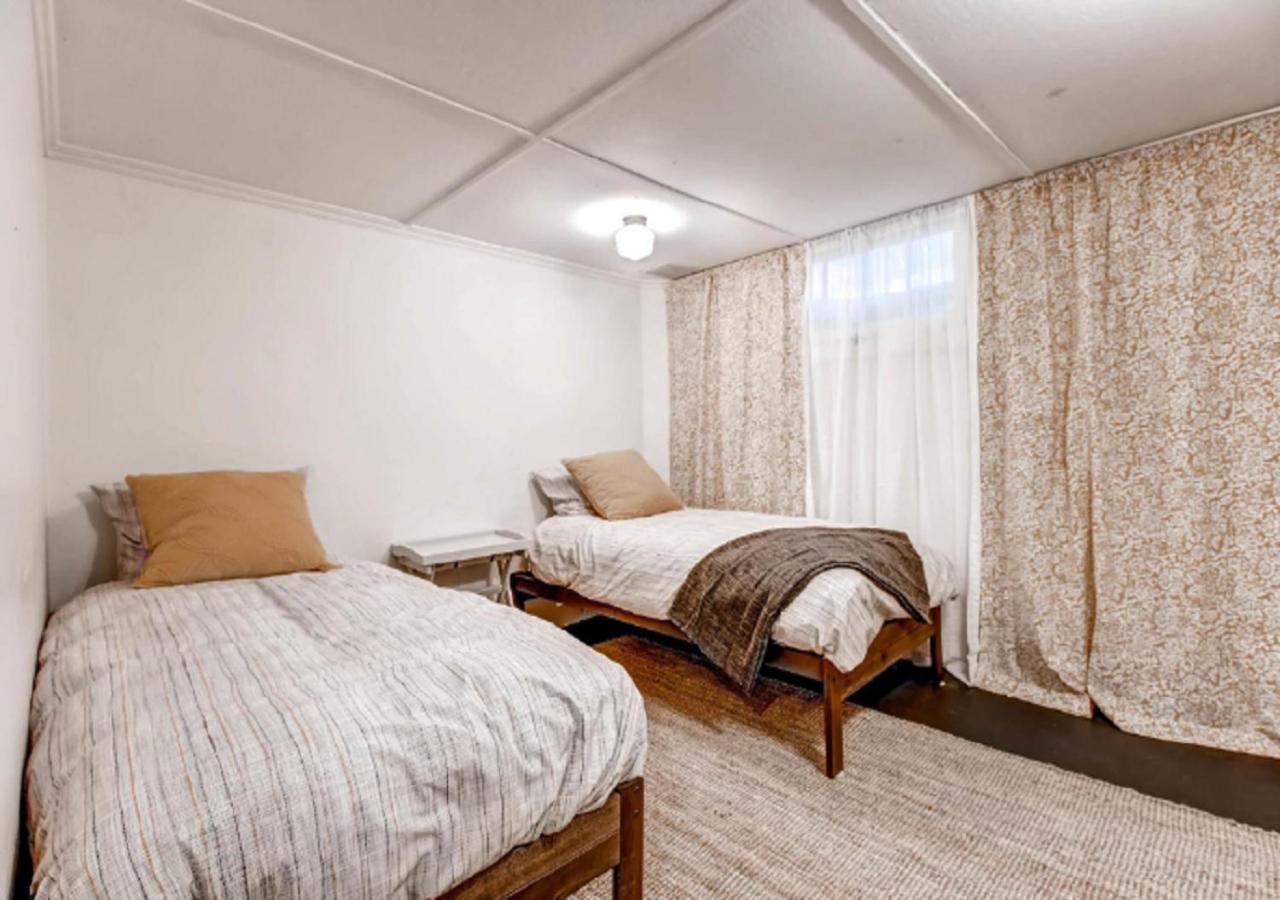 Five-Bedroom House - Photo 43