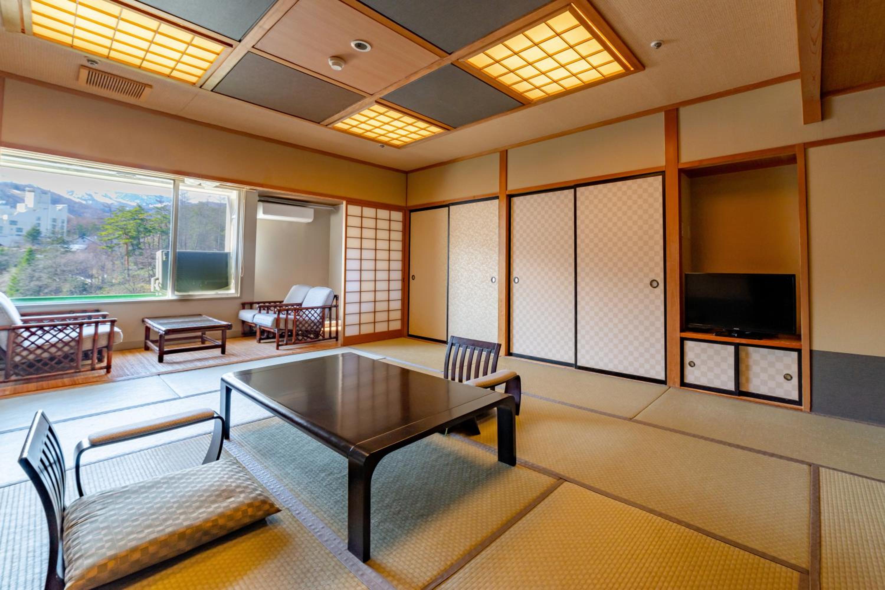 Japanese Style Room with 12 and 6 Tatami - Photo 1