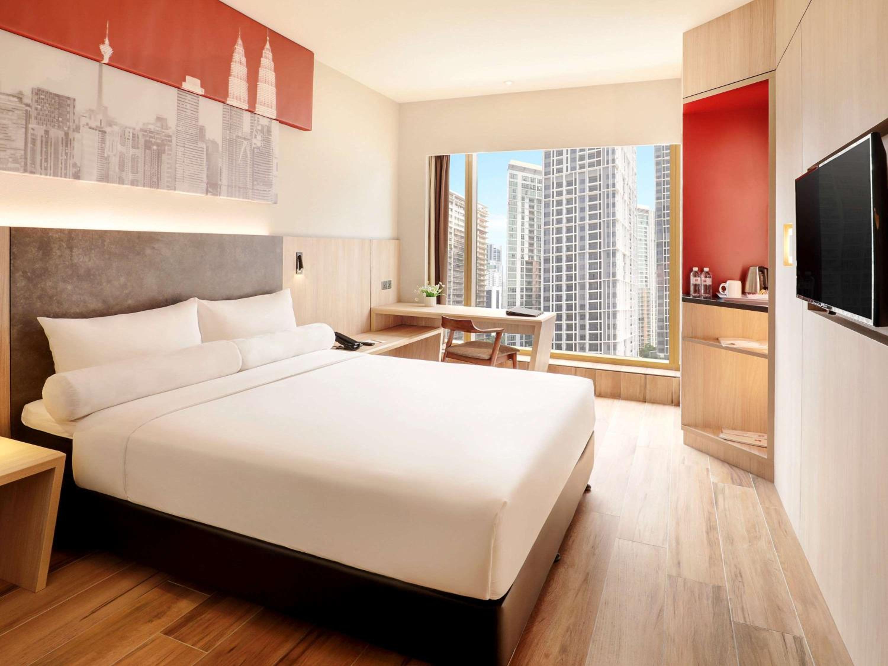 Standard Twin Room - High Floor photo 2