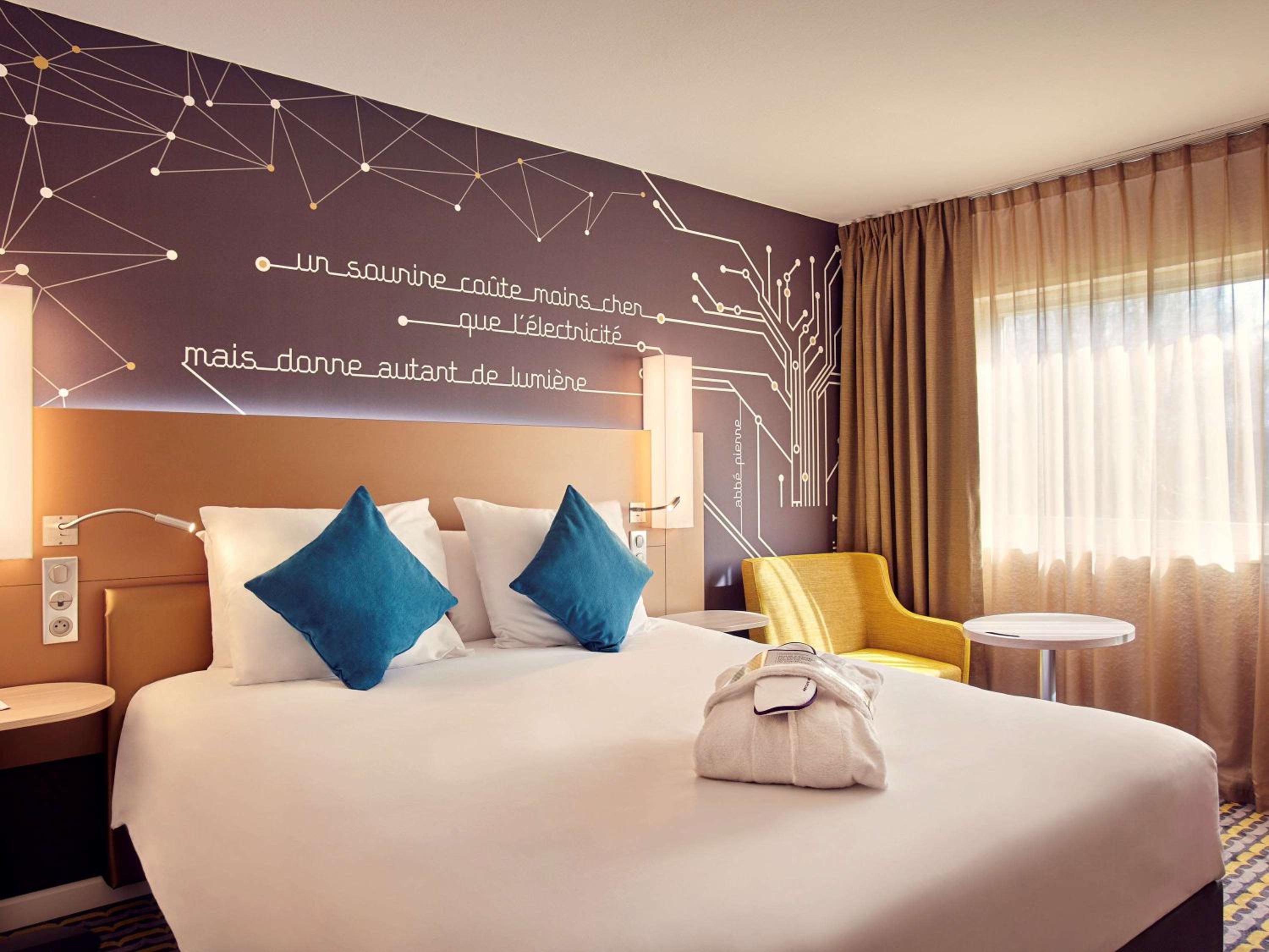 Superior Room with 1 double bed and 1 single bed - Photo 6
