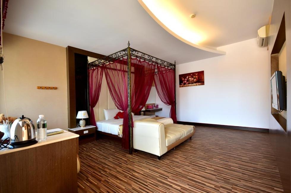 Queen Room with Spa Bath photo 3