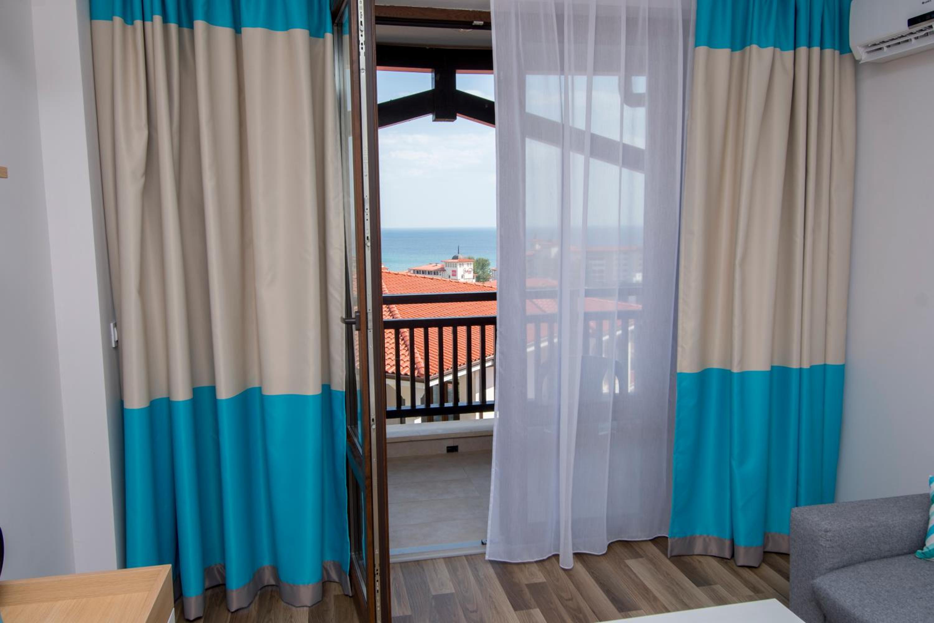 Junior Suite with Balcony photo 2